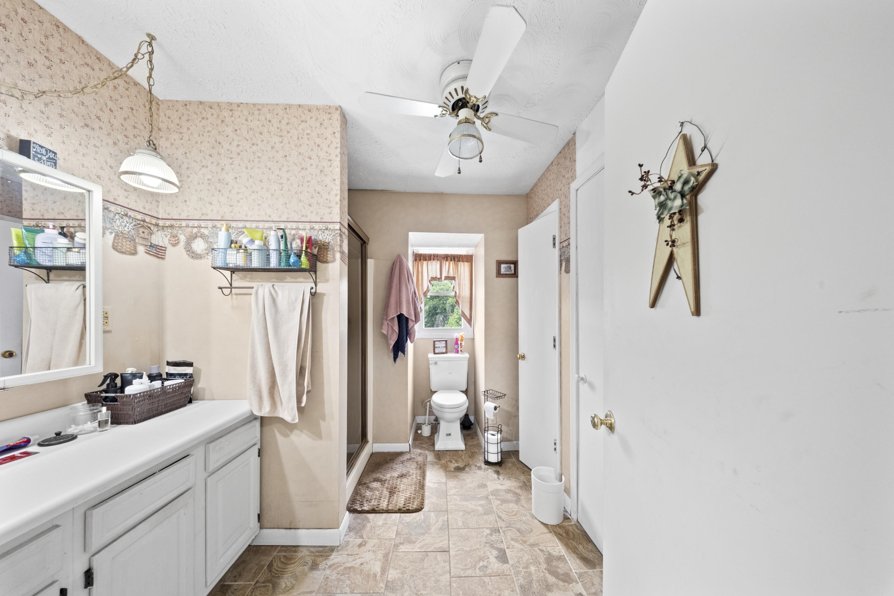 https://zimg.paragon.ice.com/ParagonImages/Property/PH/AABRKY/60800/7/0/0/678a8b2620718399c5cb70d2de332198/0/988f8b4af7d5b079814ec1437f4a7a52/60800-28da2247-99e2-45ee-a7ad-a29797a1b95d.JPG