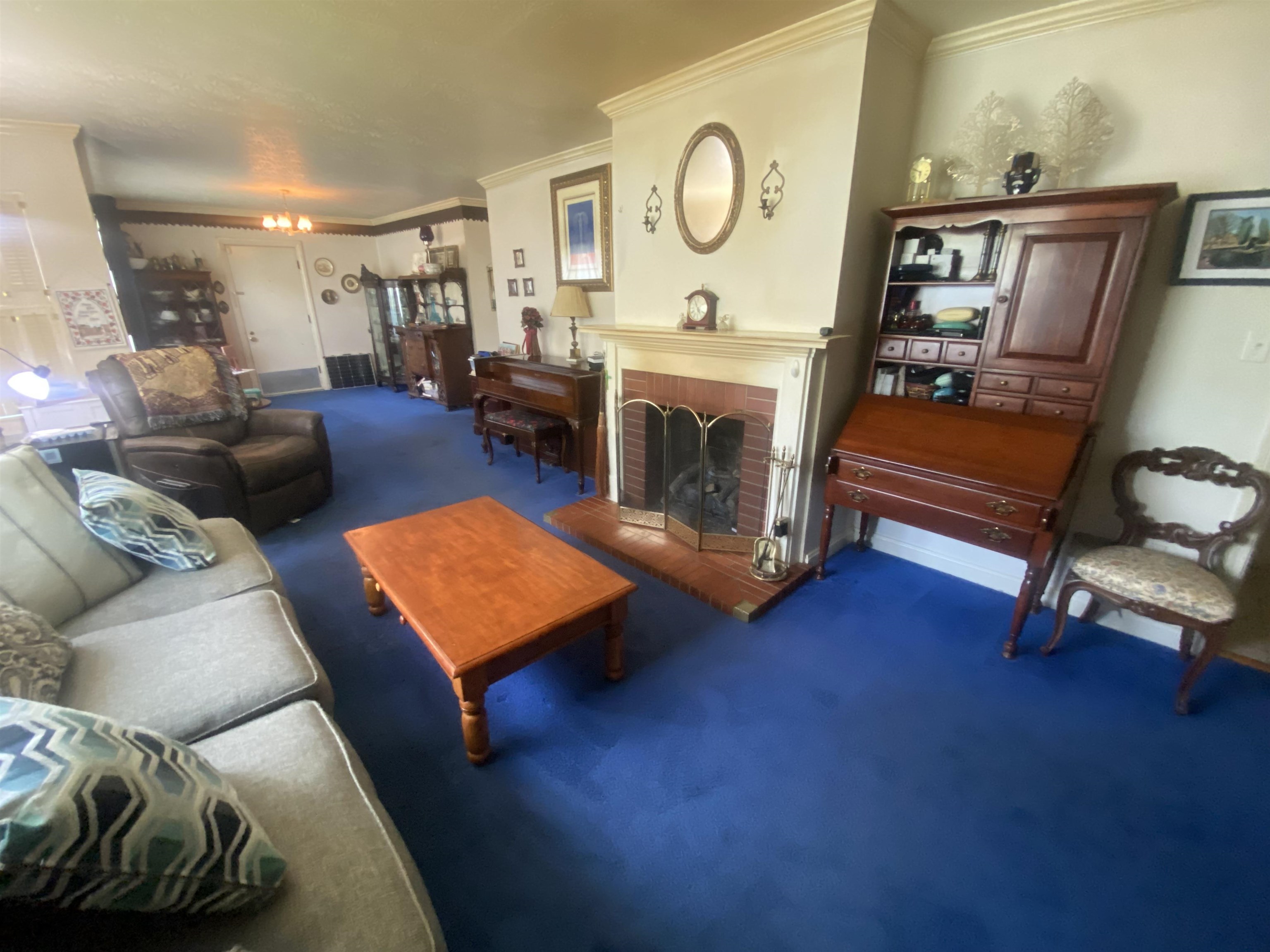 https://zimg.paragon.ice.com/ParagonImages/Property/PH/AABRKY/60801/1/0/0/f02462c9a918791a4e355ccaabedb3f4/0/a19db866ab5506f330f704e9babbbad3/60801-b1876d08-8cb5-4d5a-a19b-6bf08d5ed71d.JPG