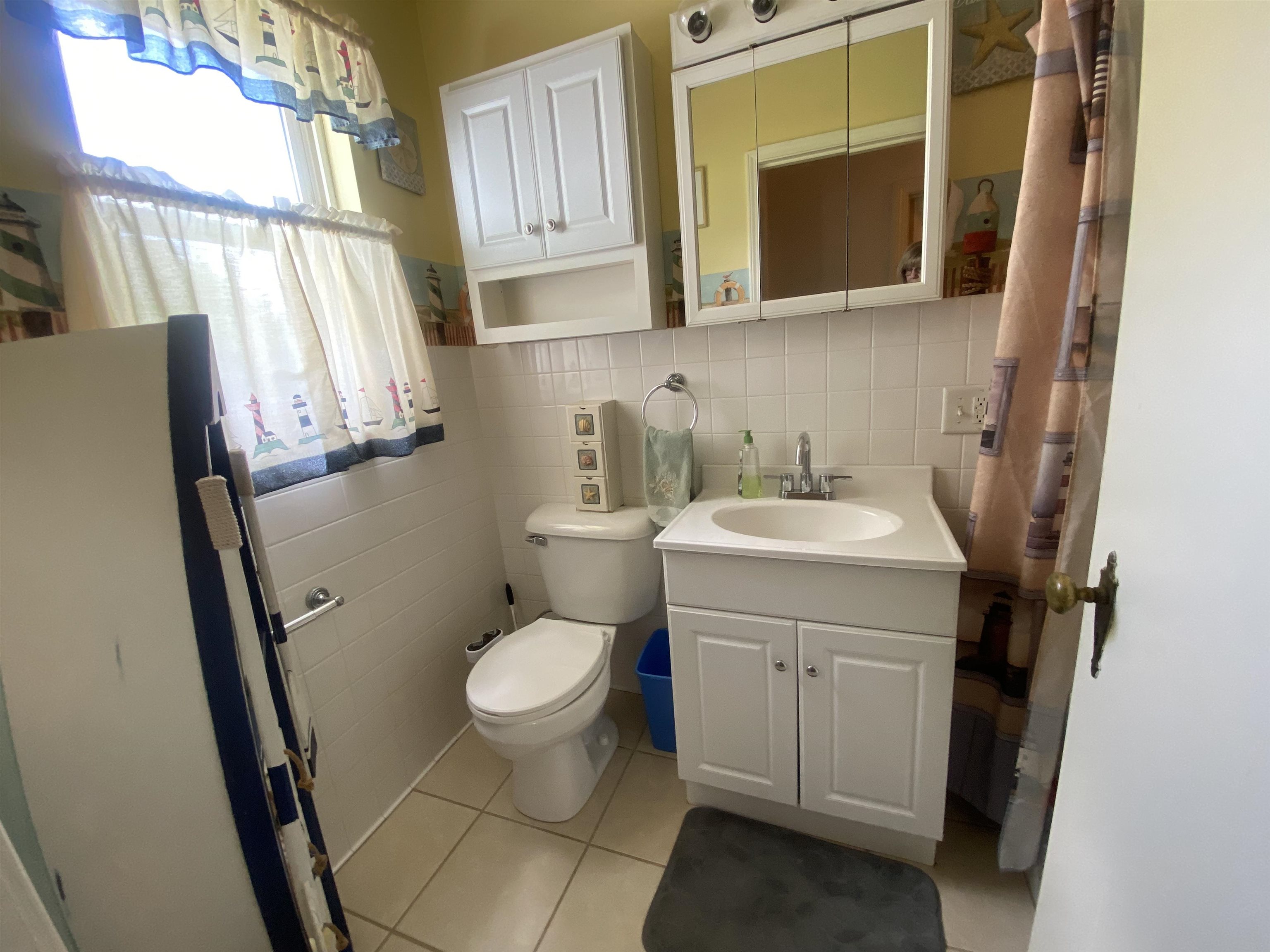 https://zimg.paragon.ice.com/ParagonImages/Property/PH/AABRKY/60801/9/0/0/17f5714f0abdd510c2ba555ba9aaa35e/0/a19db866ab5506f330f704e9babbbad3/60801-5f24def1-fa52-4dee-b65b-d1a6ff5fe5ea.JPG