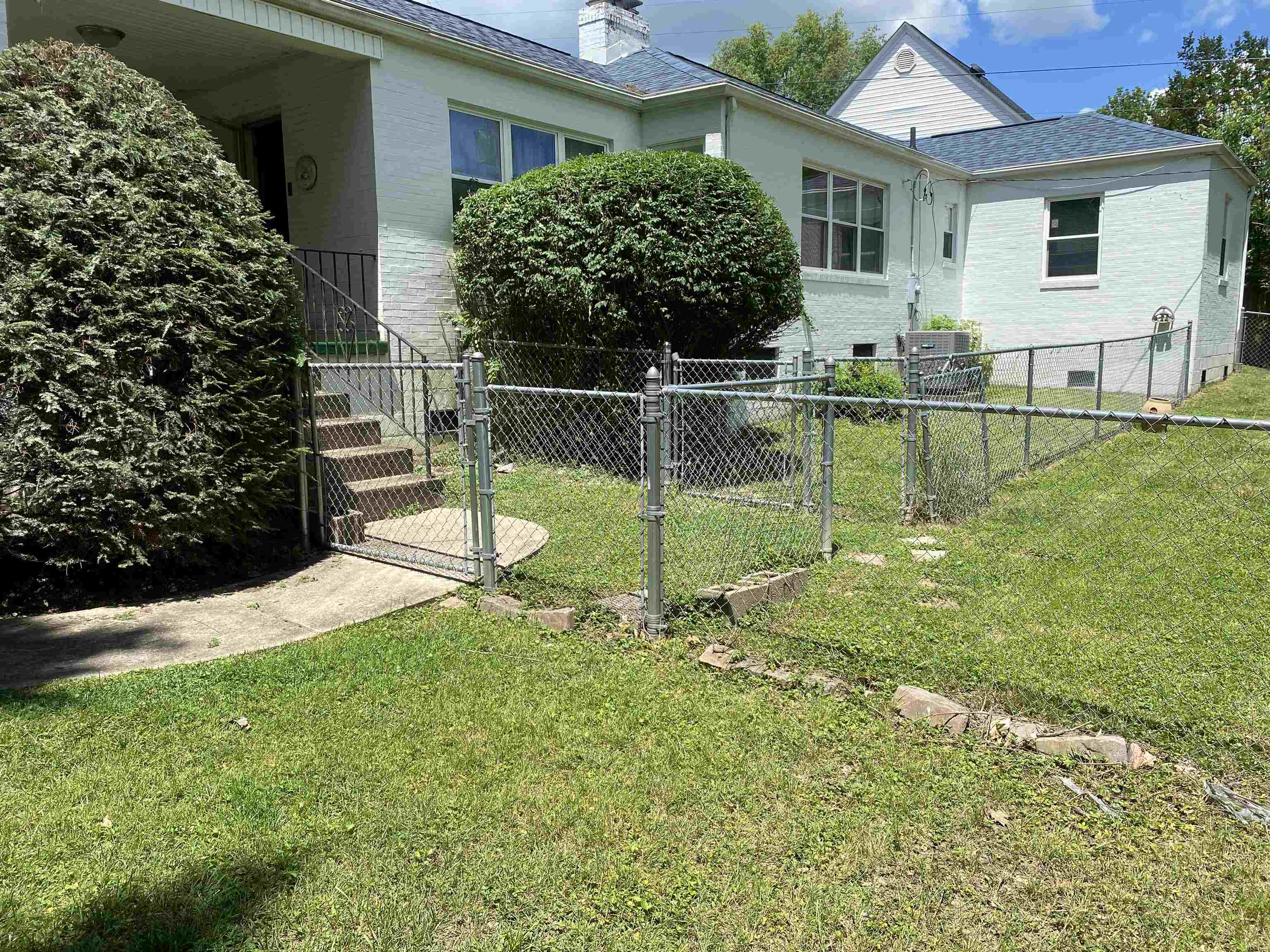 https://zimg.paragon.ice.com/ParagonImages/Property/PH/AABRKY/60801/9/0/0/ef021ee30c6dcd1458a68f7fadc776af/0/a19db866ab5506f330f704e9babbbad3/60801-e67d5881-c7a6-434f-993c-9226bf5cfe7d.JPG
