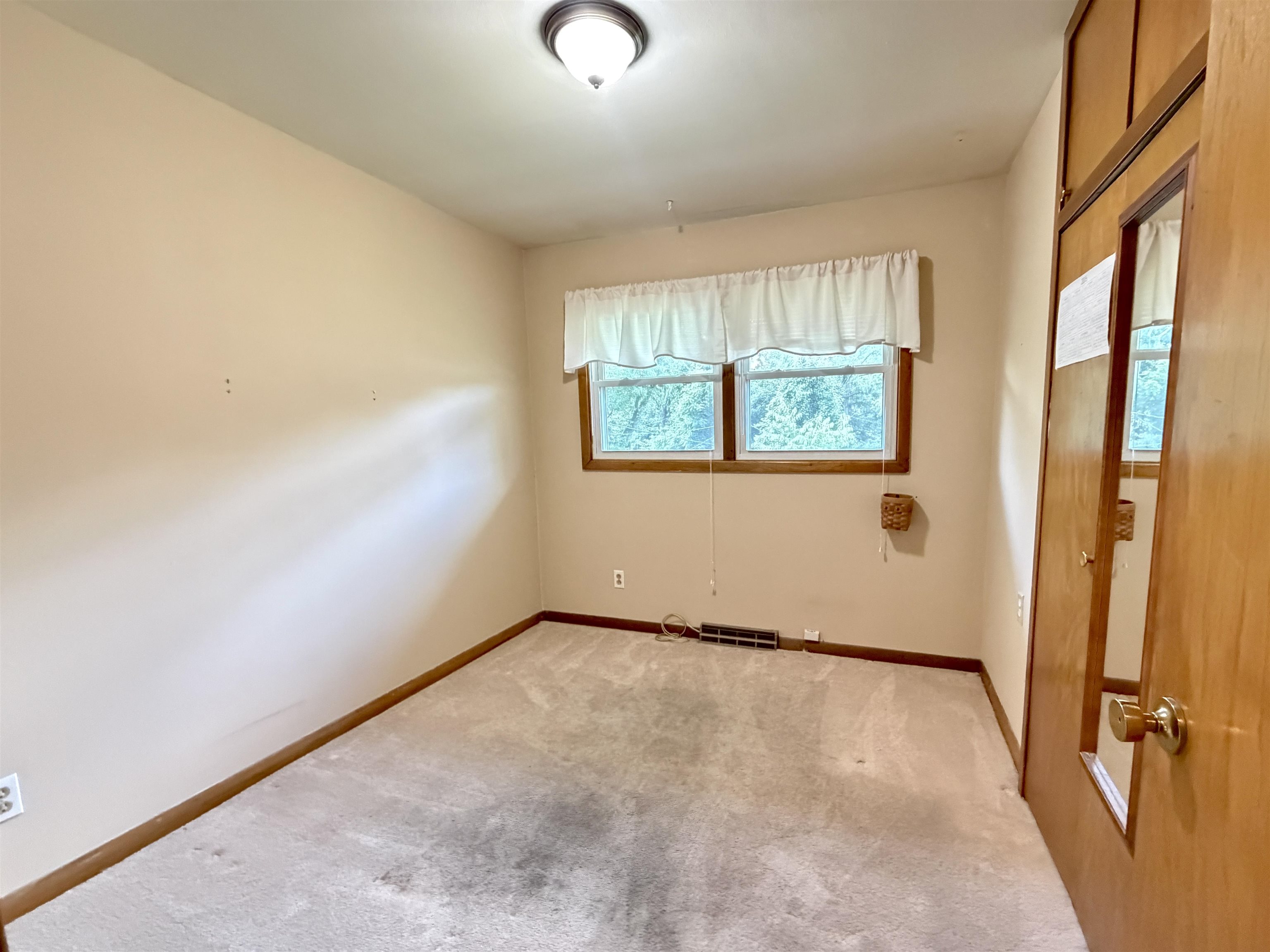 https://zimg.paragon.ice.com/ParagonImages/Property/PH/AABRKY/60804/11/0/0/b5f1eb476fab1420c081f142852b27b9/0/a024a0d3d0b2690641806c948296fb56/60804-3d0a9806-e2b8-4d31-83c4-16b2e7397078.JPG