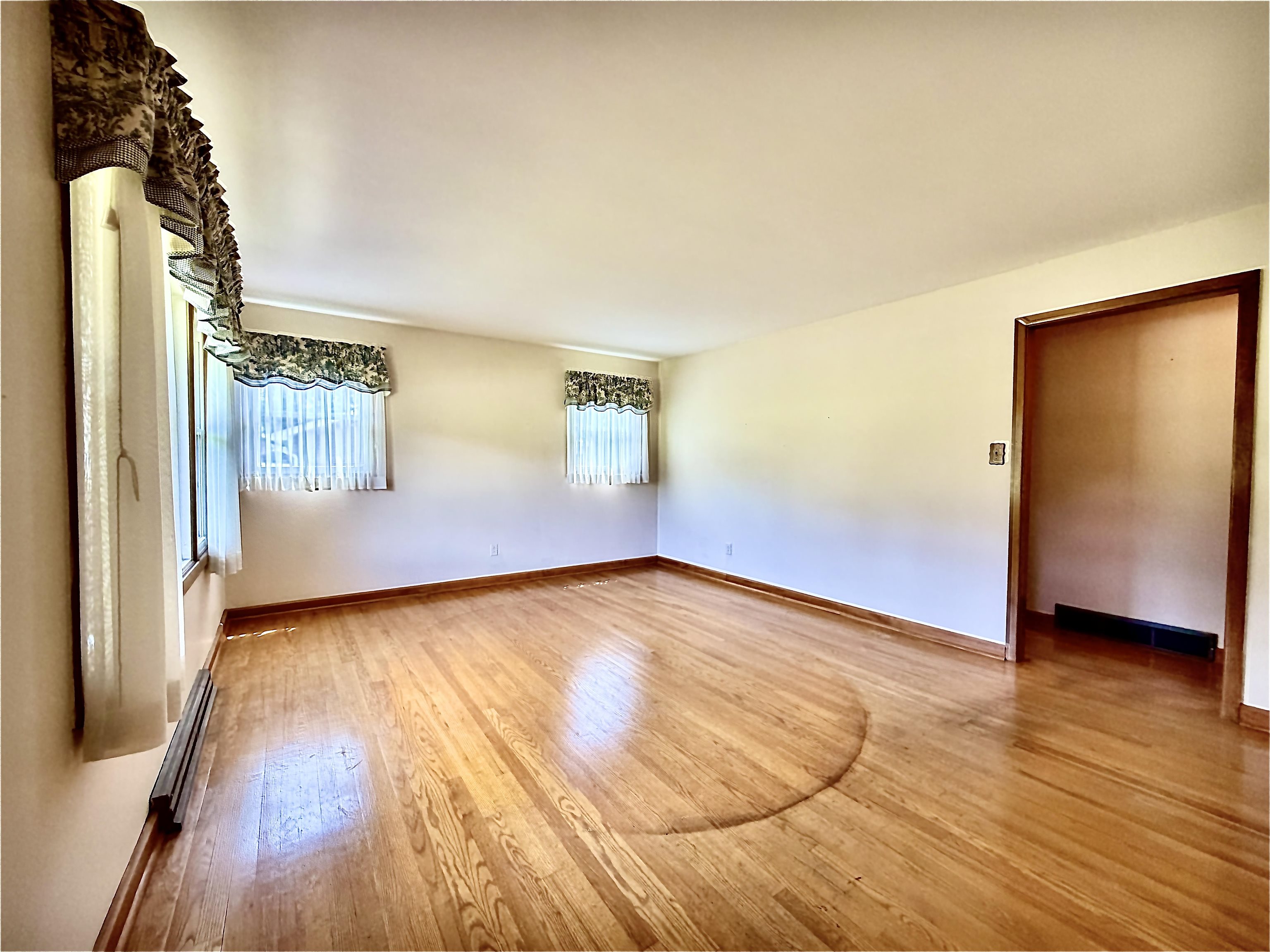 https://zimg.paragon.ice.com/ParagonImages/Property/PH/AABRKY/60804/2/0/0/f1ce3a590a85bc9a5af9ee512421b656/0/a024a0d3d0b2690641806c948296fb56/60804-9934e4ce-27ac-484c-982e-7c2fd5cb00cf.JPG