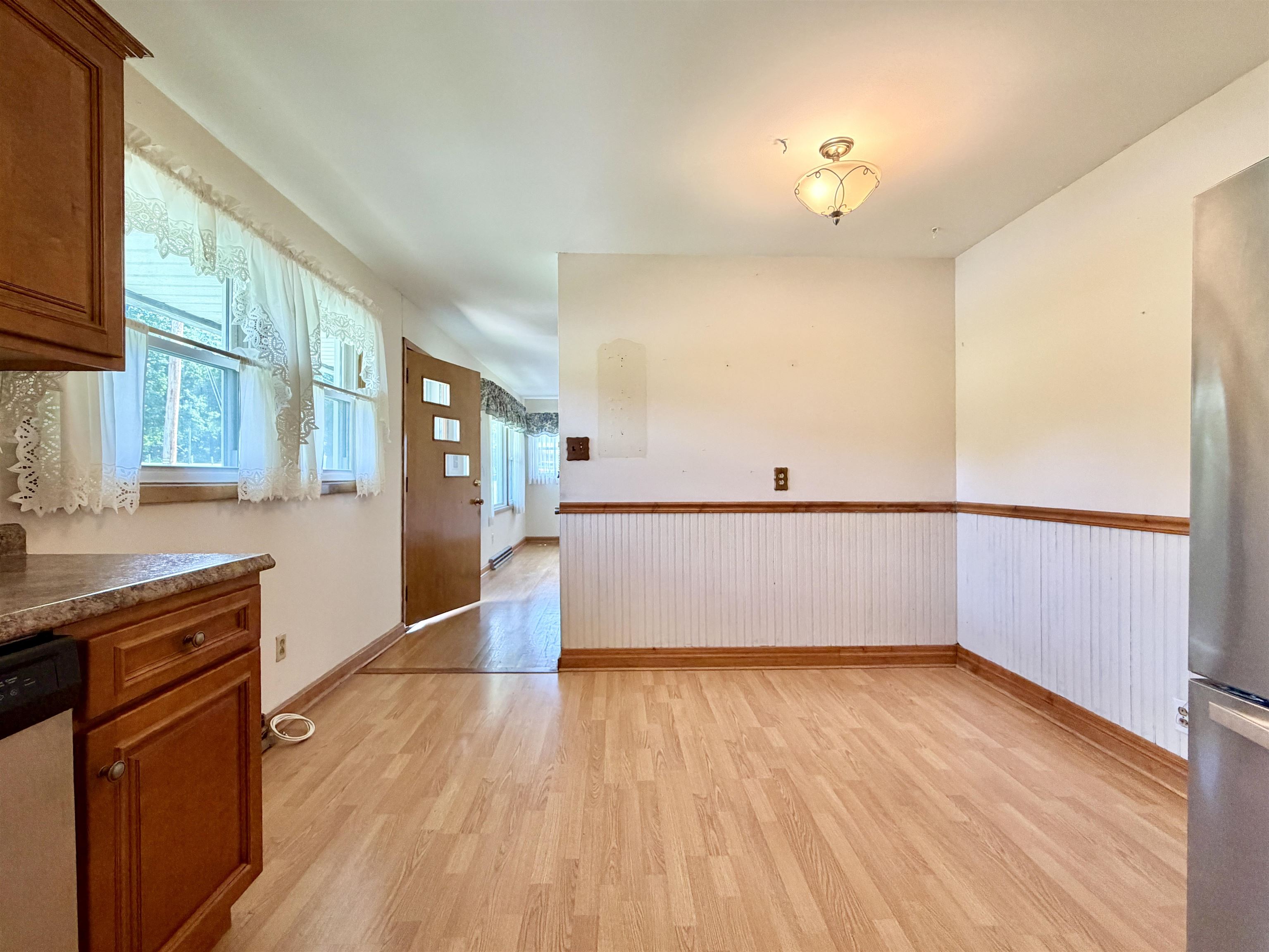 https://zimg.paragon.ice.com/ParagonImages/Property/PH/AABRKY/60804/6/0/0/27f7b327970a5c8762ad5e8aa40db80c/0/a024a0d3d0b2690641806c948296fb56/60804-94f6401d-90d5-40e4-8d13-d123c234c4e7.JPG
