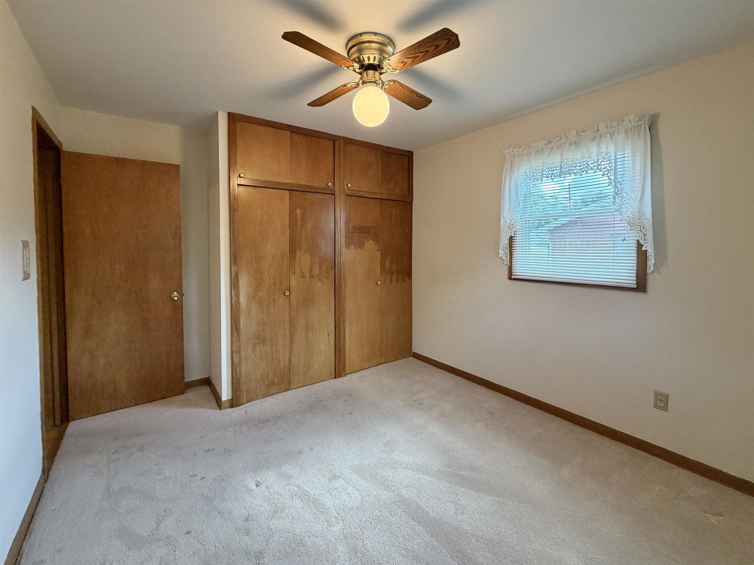 https://zimg.paragon.ice.com/ParagonImages/Property/PH/AABRKY/60804/8/0/0/c966778247b7410ab79024d5c5f3a2ad/0/a024a0d3d0b2690641806c948296fb56/60804-55d3a4b4-2d6c-4c61-874e-ea9217178389.JPG