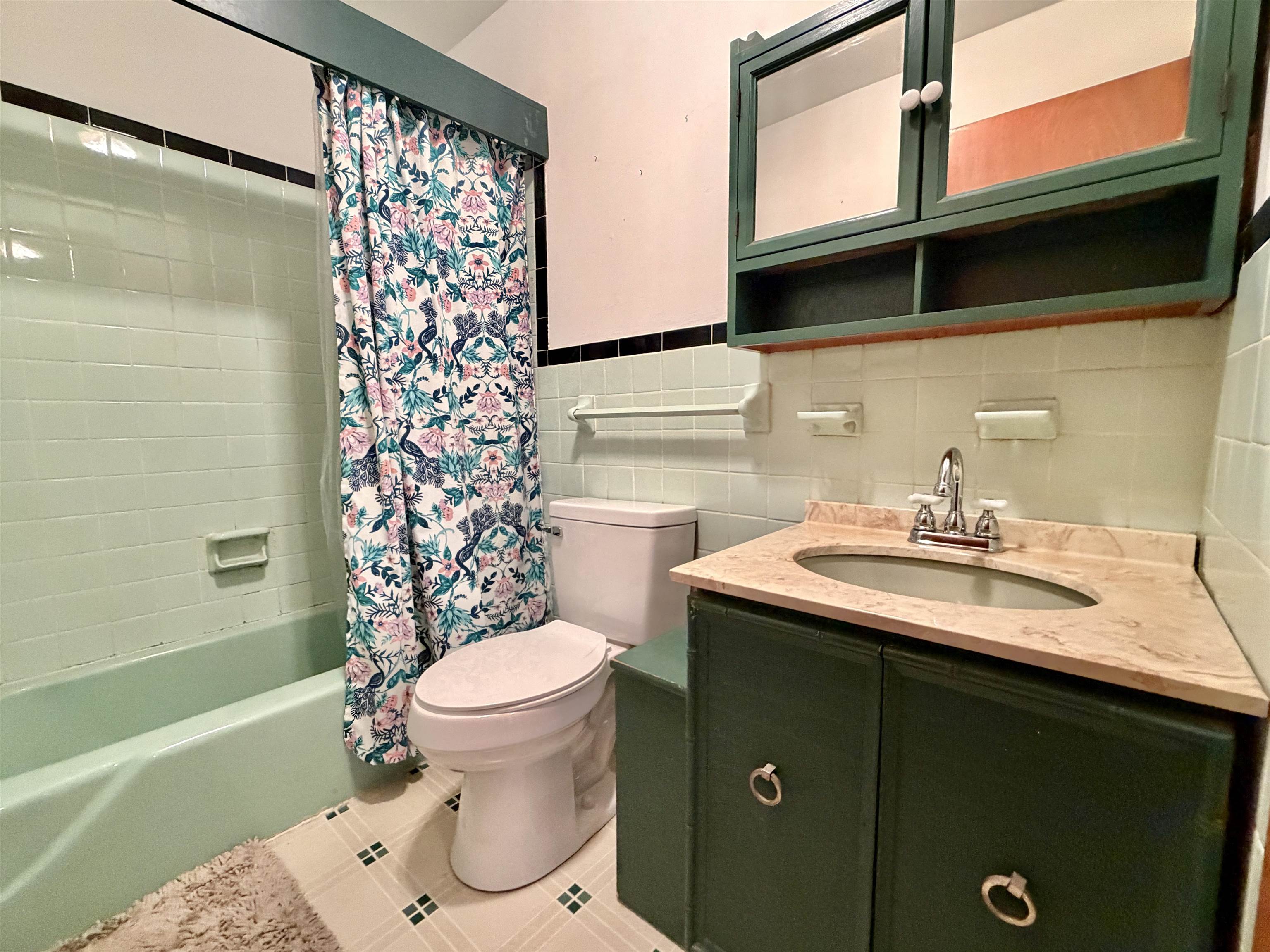 https://zimg.paragon.ice.com/ParagonImages/Property/PH/AABRKY/60804/9/0/0/aaef4cf9121aac6f05740639174dd5e3/0/a024a0d3d0b2690641806c948296fb56/60804-7601c648-feeb-4e1d-a59b-1d2571fa38bc.JPG