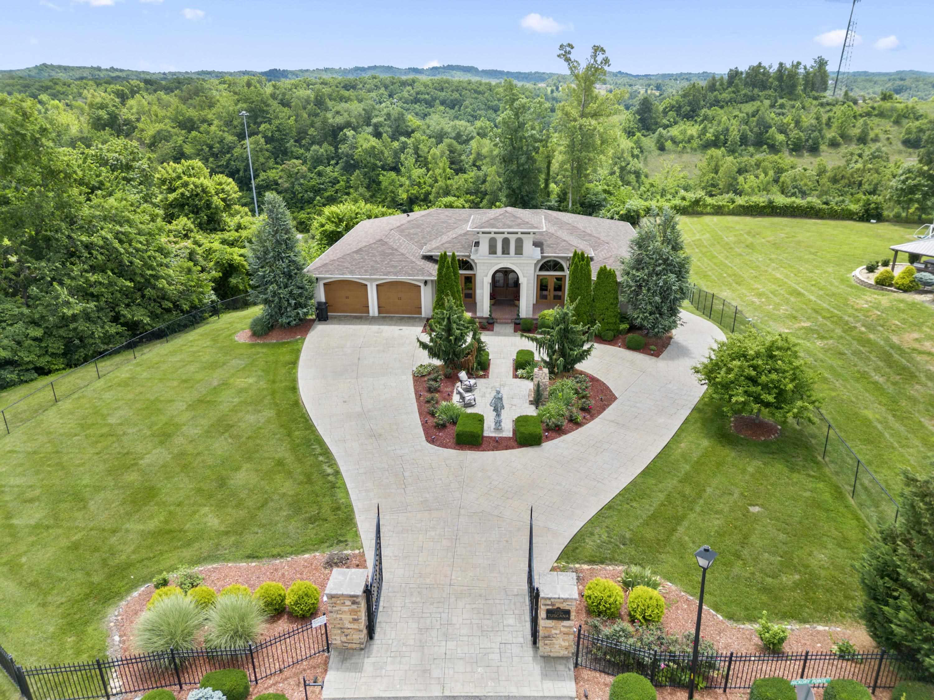 https://zimg.paragon.ice.com/ParagonImages/Property/PH/AABRKY/60805/1/0/0/079261db1aa97fd50f6f8b8f632decd4/0/9f6d95c674a1cfc7b9b61bfe425ac494/60805-01ff3045-fe05-48ee-8ffd-7c6505d9e41f.JPG