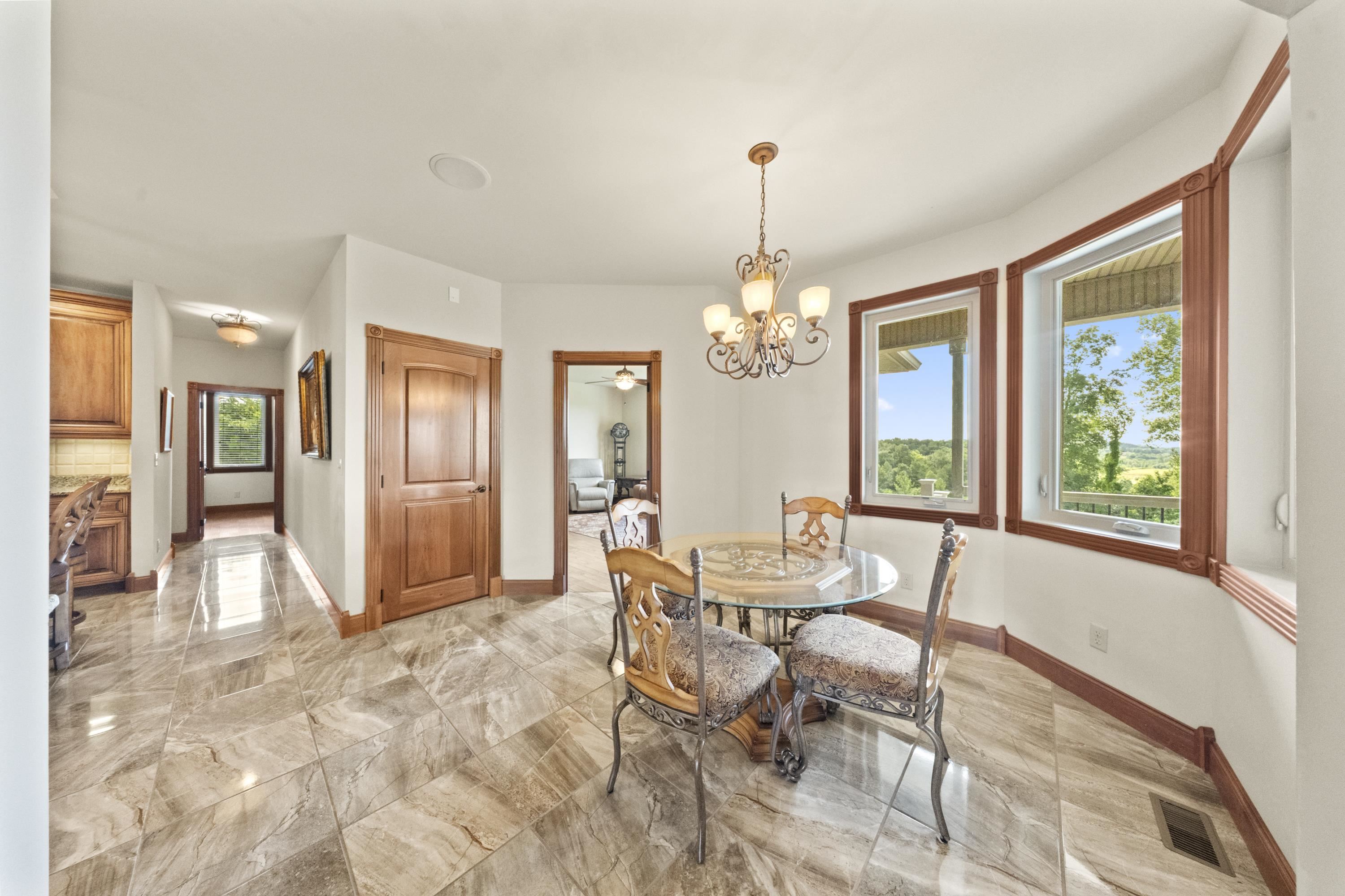 https://zimg.paragon.ice.com/ParagonImages/Property/PH/AABRKY/60805/11/0/0/69e61107acc0d82c853e485b6935aa2c/0/9f6d95c674a1cfc7b9b61bfe425ac494/60805-b6a9fbdd-3dbe-4d59-911c-c3da57efc606.JPG