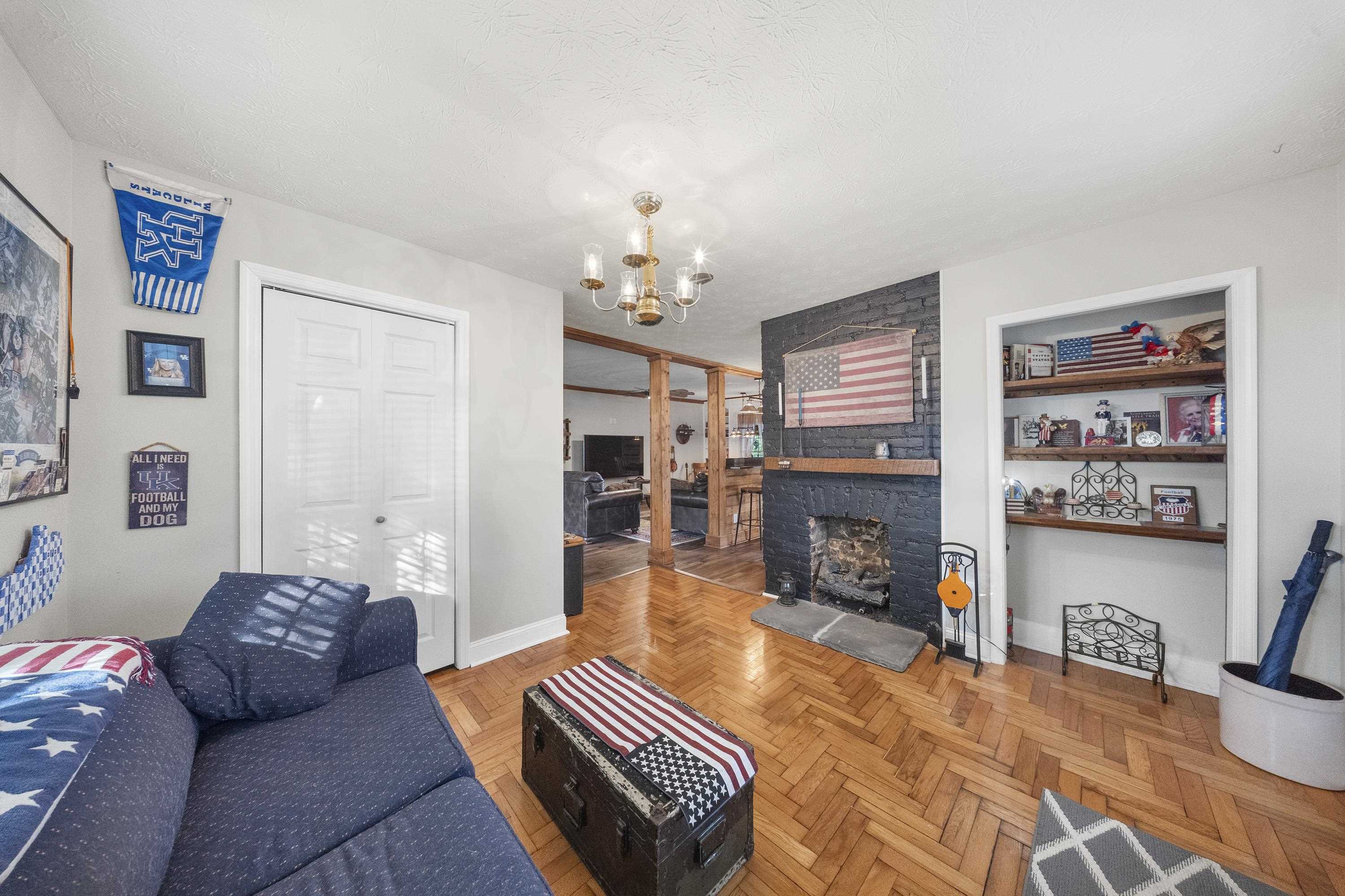 https://zimg.paragon.ice.com/ParagonImages/Property/PH/AABRKY/60806/5/0/0/c461d5ab6cd3c8b43002291021f308bf/0/7b18670bd75d70d059fe0ff1c279232c/60806-34fb5f8f-02d2-40b9-8db9-0d86df4444a1.JPG