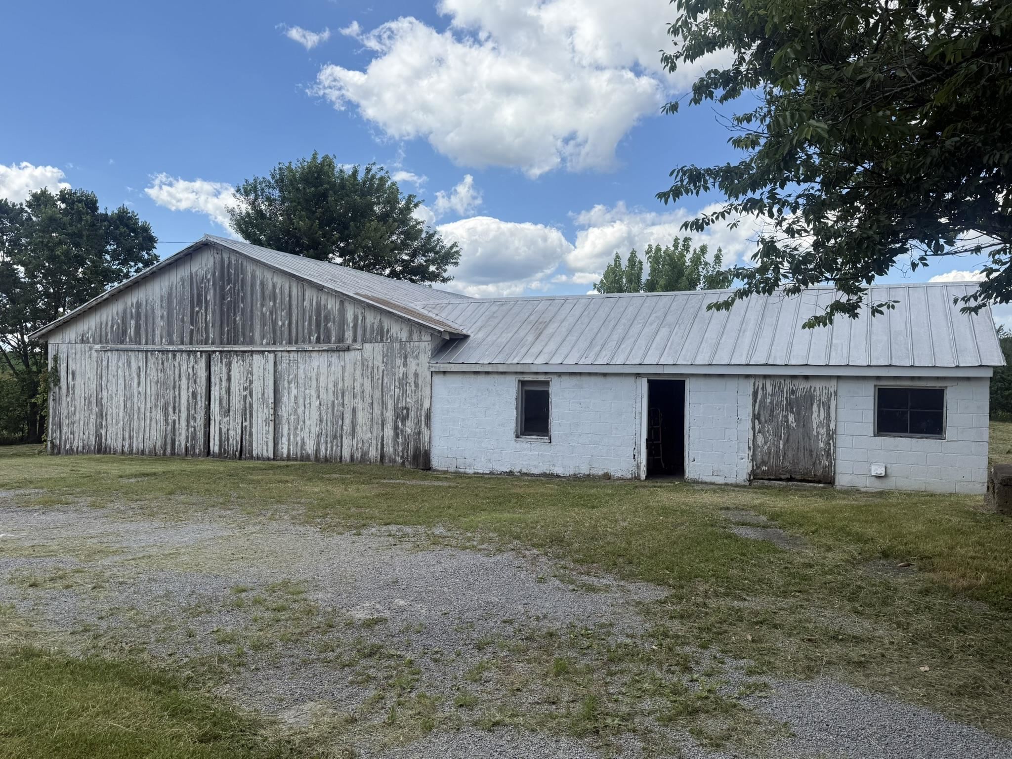 https://zimg.paragon.ice.com/ParagonImages/Property/PH/AABRKY/60809/10/0/0/b63dbbaeaed82c88469acedb4970c3c4/0/da2a7832a8c53dfddebbb530b1be4485/60809-6d3bf326-06c3-43e5-b9d5-7d7d8f90f1b4.JPG
