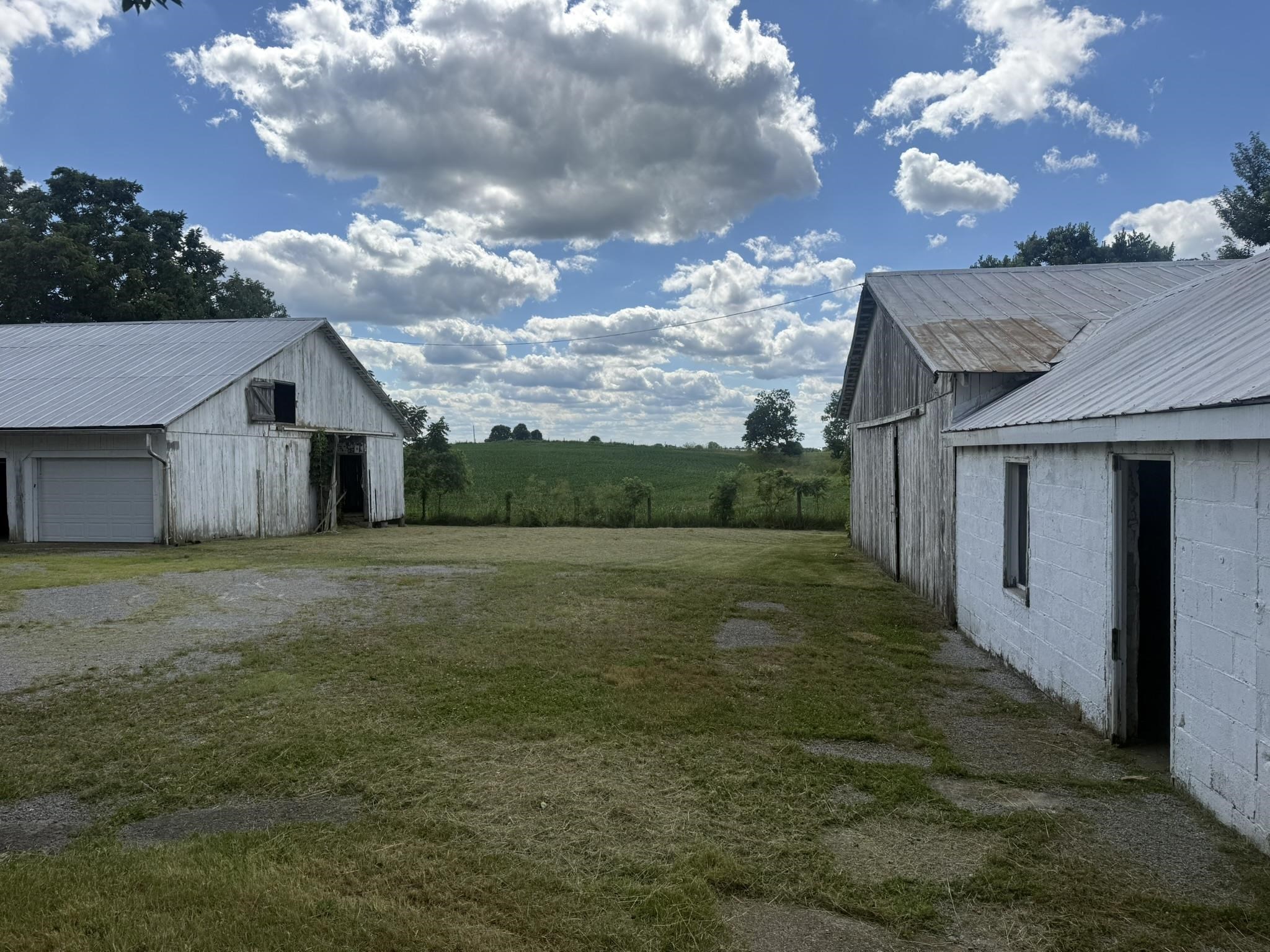 https://zimg.paragon.ice.com/ParagonImages/Property/PH/AABRKY/60809/12/0/0/cd9a22413c0f17c7f6233f73cbf8fb0d/0/da2a7832a8c53dfddebbb530b1be4485/60809-ff8268b4-dd73-409b-9b2f-72f565d72724.JPG