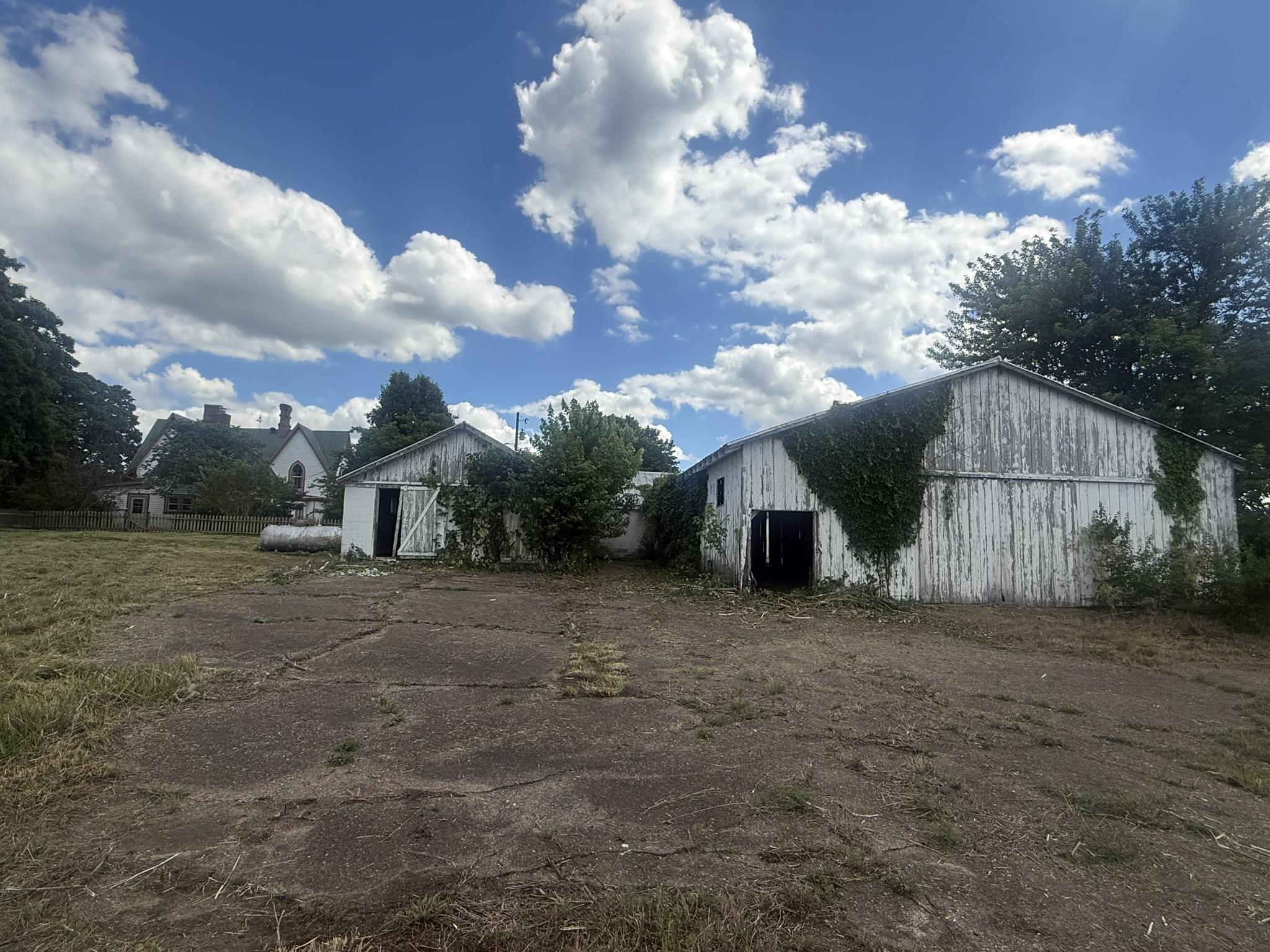 https://zimg.paragon.ice.com/ParagonImages/Property/PH/AABRKY/60809/13/0/0/ada542b8603d431efd6dedc73046d657/0/da2a7832a8c53dfddebbb530b1be4485/60809-b43136c9-2fb7-4e98-8f44-d21966efe1d2.JPG