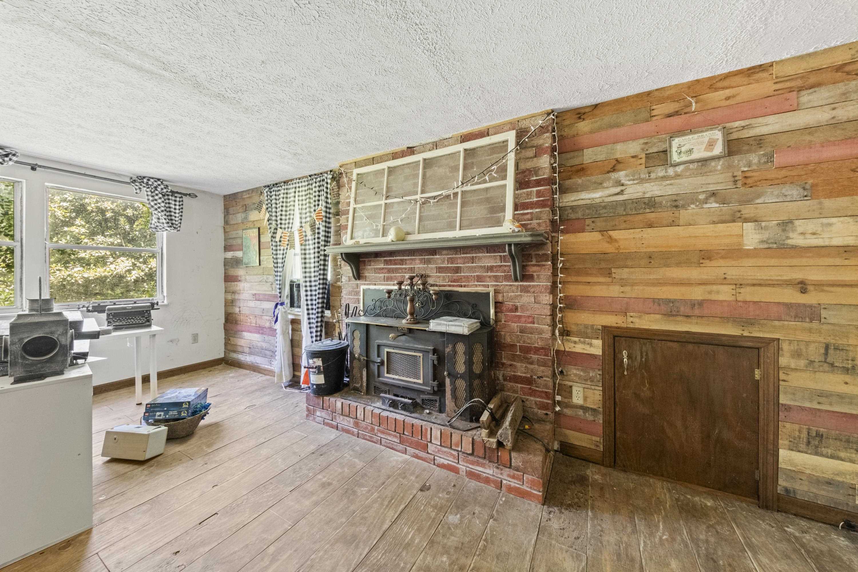 https://zimg.paragon.ice.com/ParagonImages/Property/PH/AABRKY/60810/10/0/0/704fe2f5a386c625c52a8f9ab26bfb09/0/f4ce67edbf824edaff49bdf2992ba948/60810-85438de4-023c-4f81-8adb-85fd3ef94639.JPG