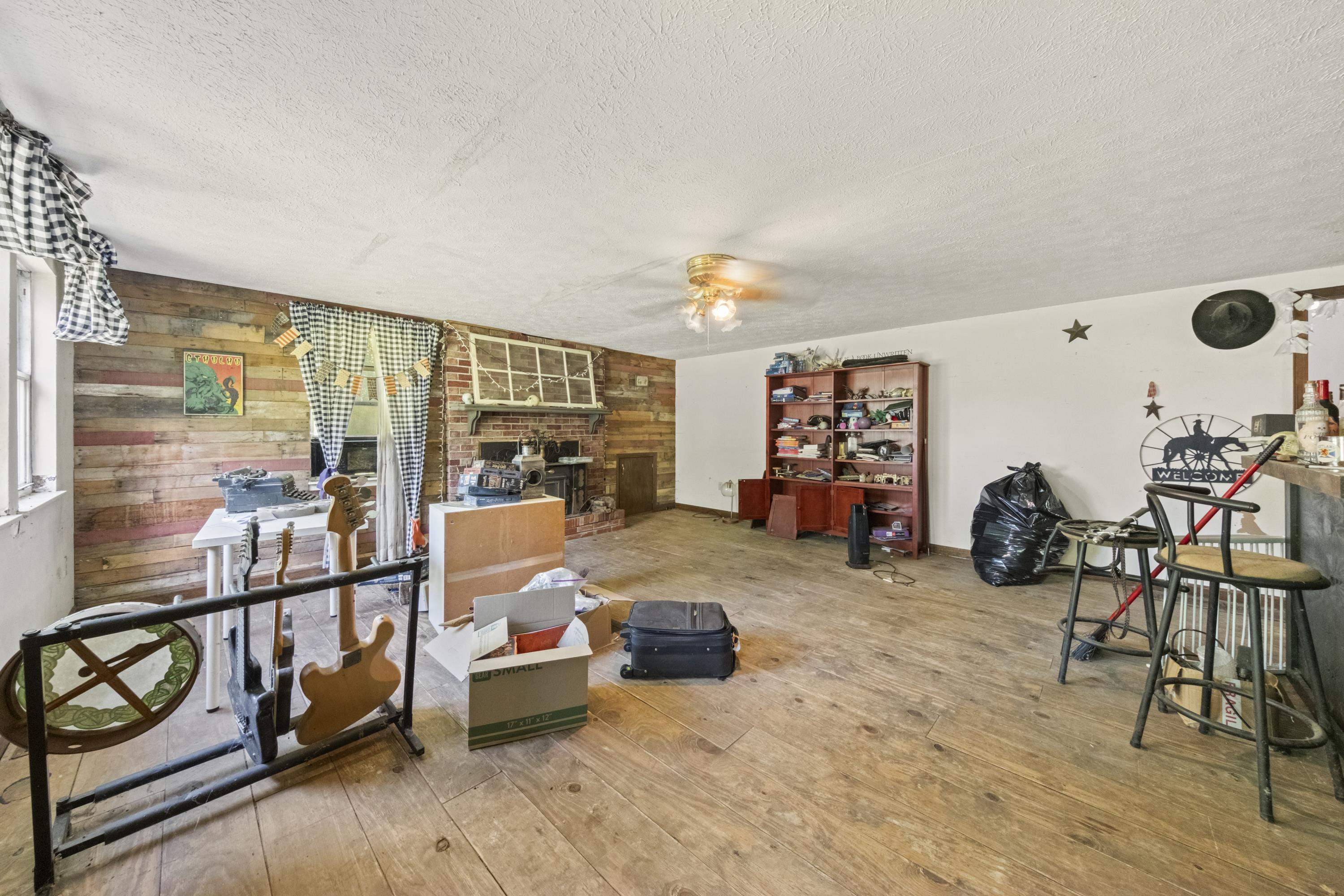 https://zimg.paragon.ice.com/ParagonImages/Property/PH/AABRKY/60810/11/0/0/ac9509f2f120d4d33094951f0b6b2267/0/f4ce67edbf824edaff49bdf2992ba948/60810-32ab5a7a-f3fe-4d7f-9f0f-a8efdcb0f025.JPG