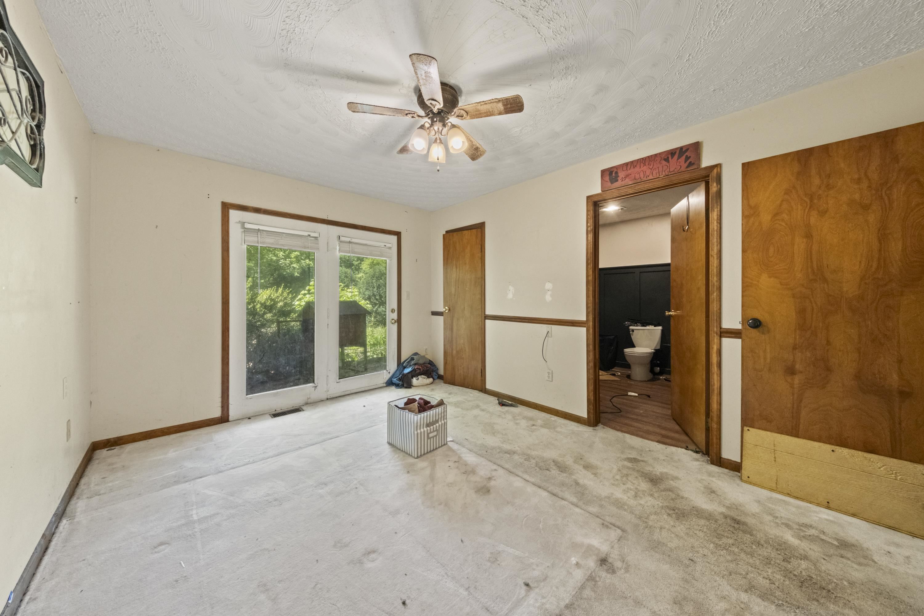 https://zimg.paragon.ice.com/ParagonImages/Property/PH/AABRKY/60810/5/0/0/b67ac93d68b526b456b68eb44ae40298/0/f4ce67edbf824edaff49bdf2992ba948/60810-e02143bb-8fac-4e30-830d-f3466eecd6fb.JPG