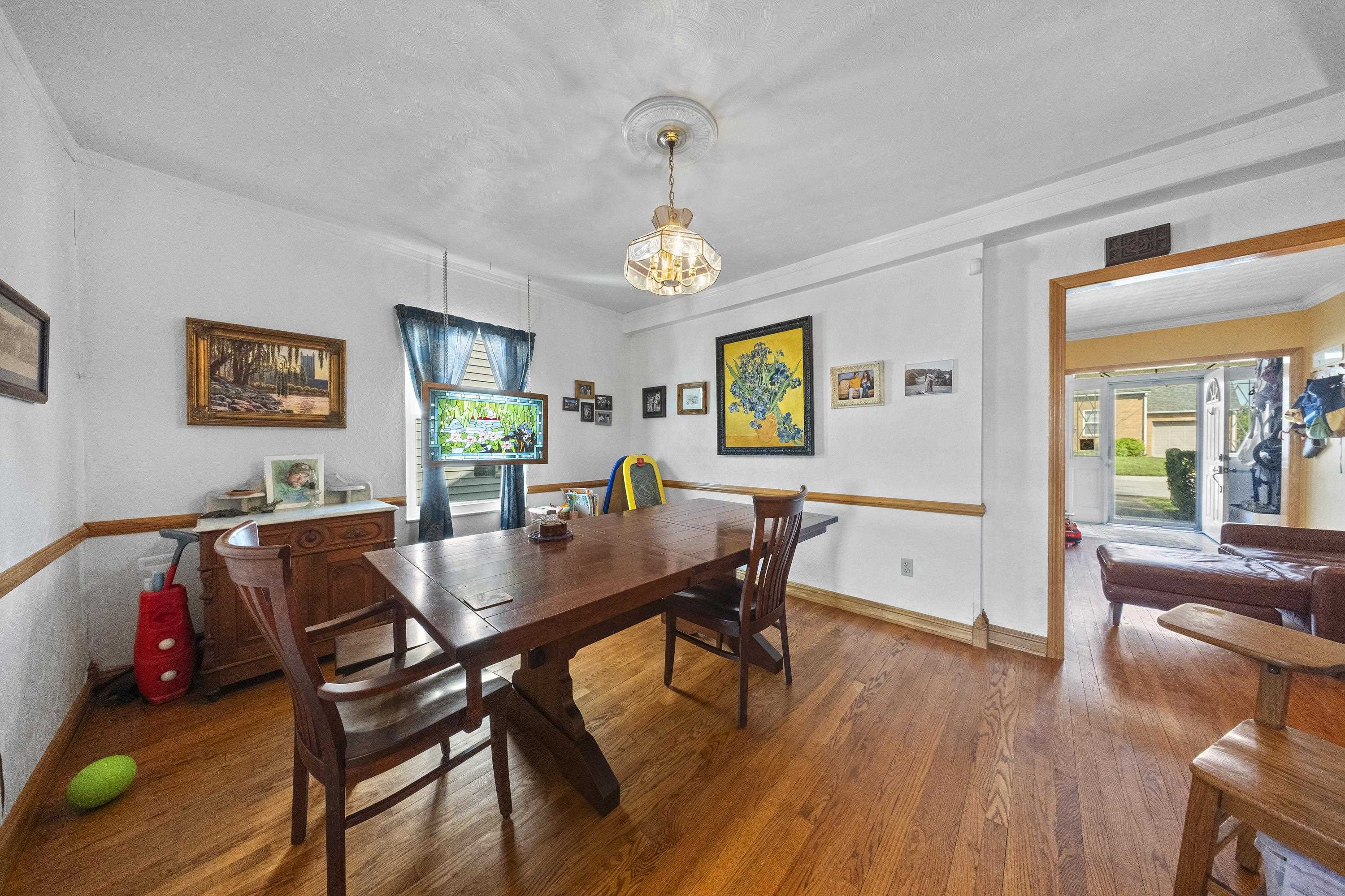 https://zimg.paragon.ice.com/ParagonImages/Property/PH/AABRKY/60814/12/0/0/c91ca7c39d5ed714a6b062a2b6b8295f/0/efc4f08a1b89e96044feecff870dc2a4/60814-dc06d5b1-a419-4204-a41a-f371f6779704.JPG