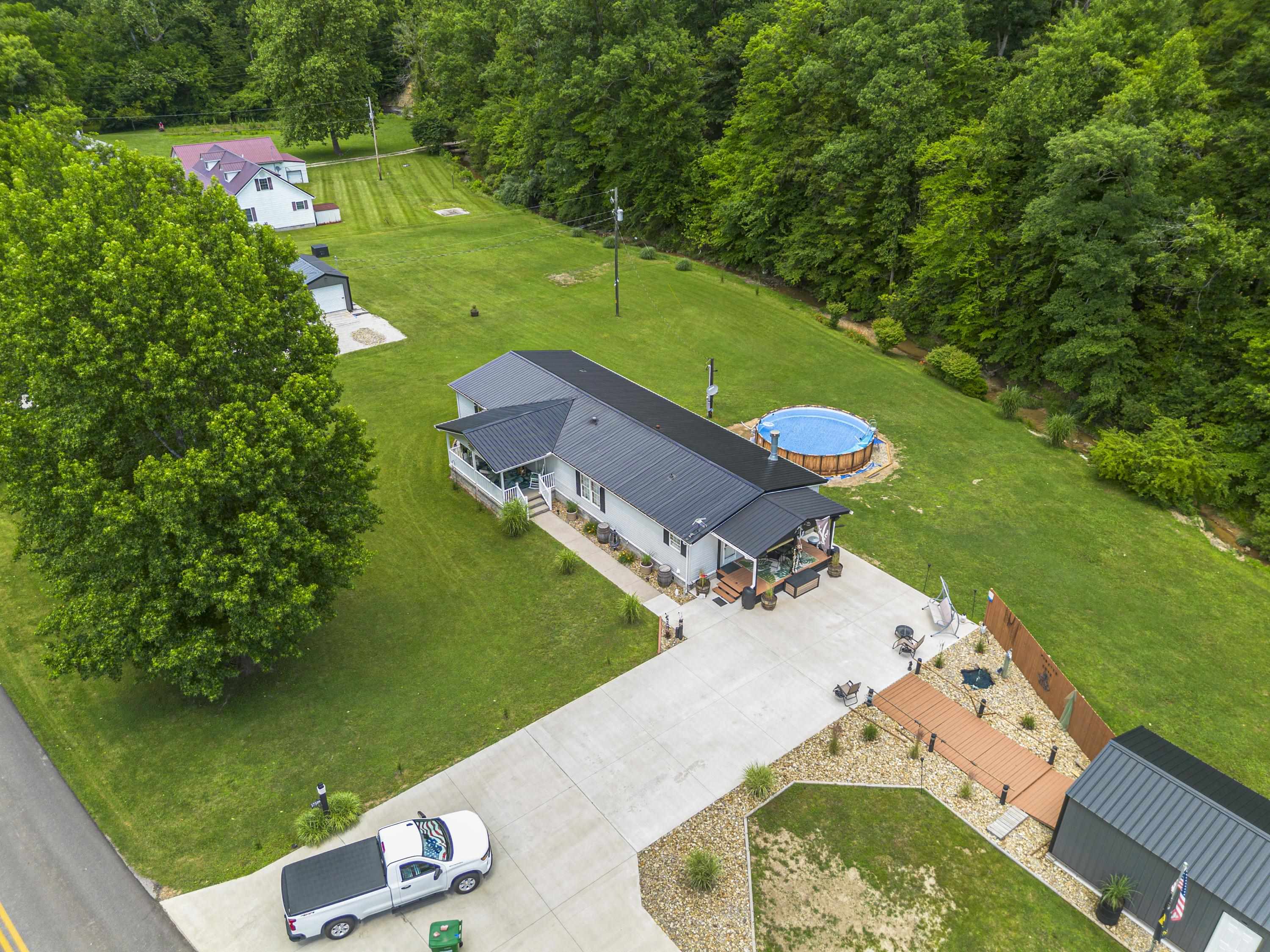 https://zimg.paragon.ice.com/ParagonImages/Property/PH/AABRKY/60816/1/0/0/8c2ef5bdbd4d4b578905e9d1e3007922/0/b56233a42792bbb1cda08ef08cc9db3d/60816-e86fd856-ee88-4f2a-96f2-0de49d4c8e18.JPG