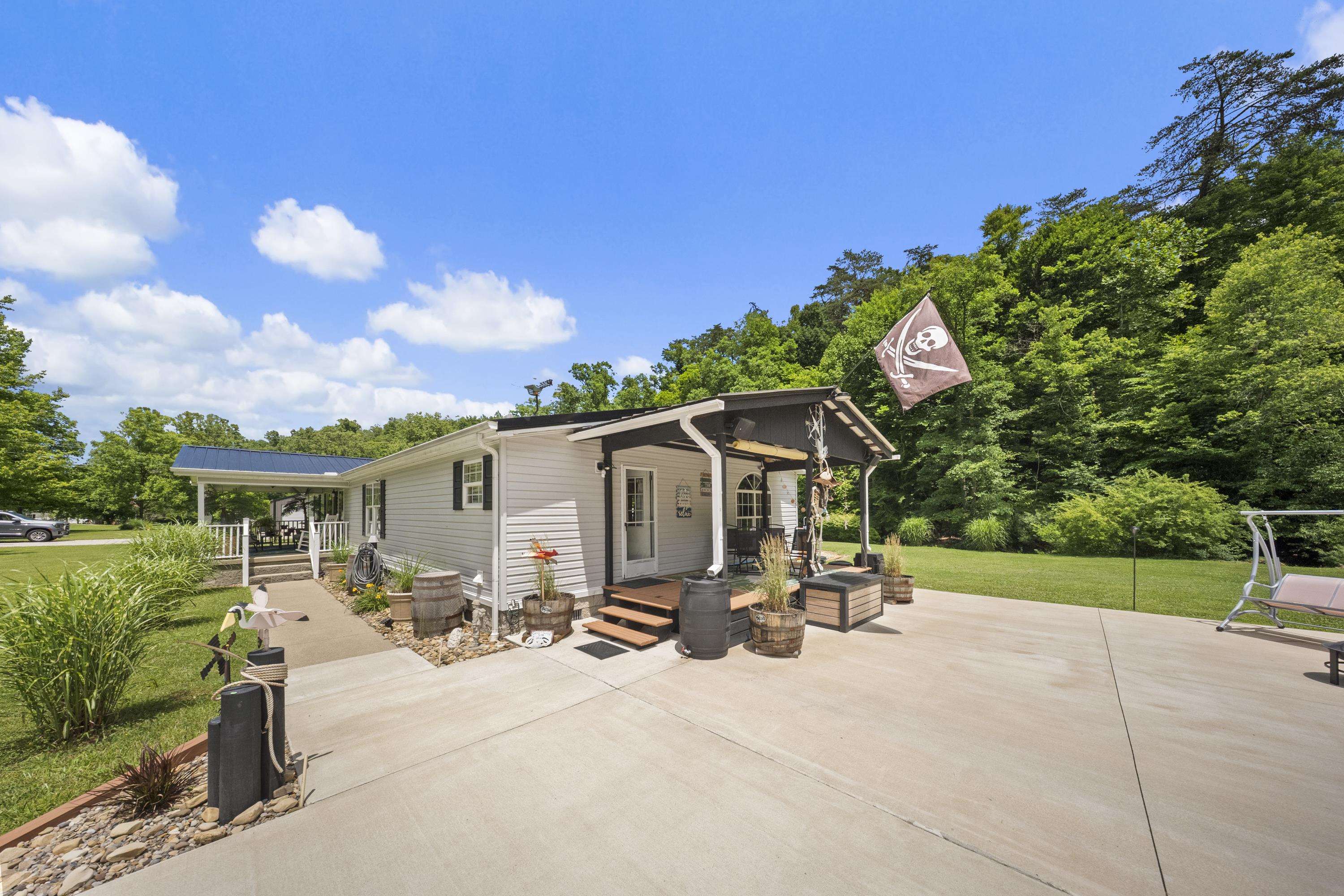 https://zimg.paragon.ice.com/ParagonImages/Property/PH/AABRKY/60816/13/0/0/ab5b5b6ca538d8bb86350723f9952c8f/0/b56233a42792bbb1cda08ef08cc9db3d/60816-e8a5648d-3e79-4d07-af2b-19dde50e6a77.JPG