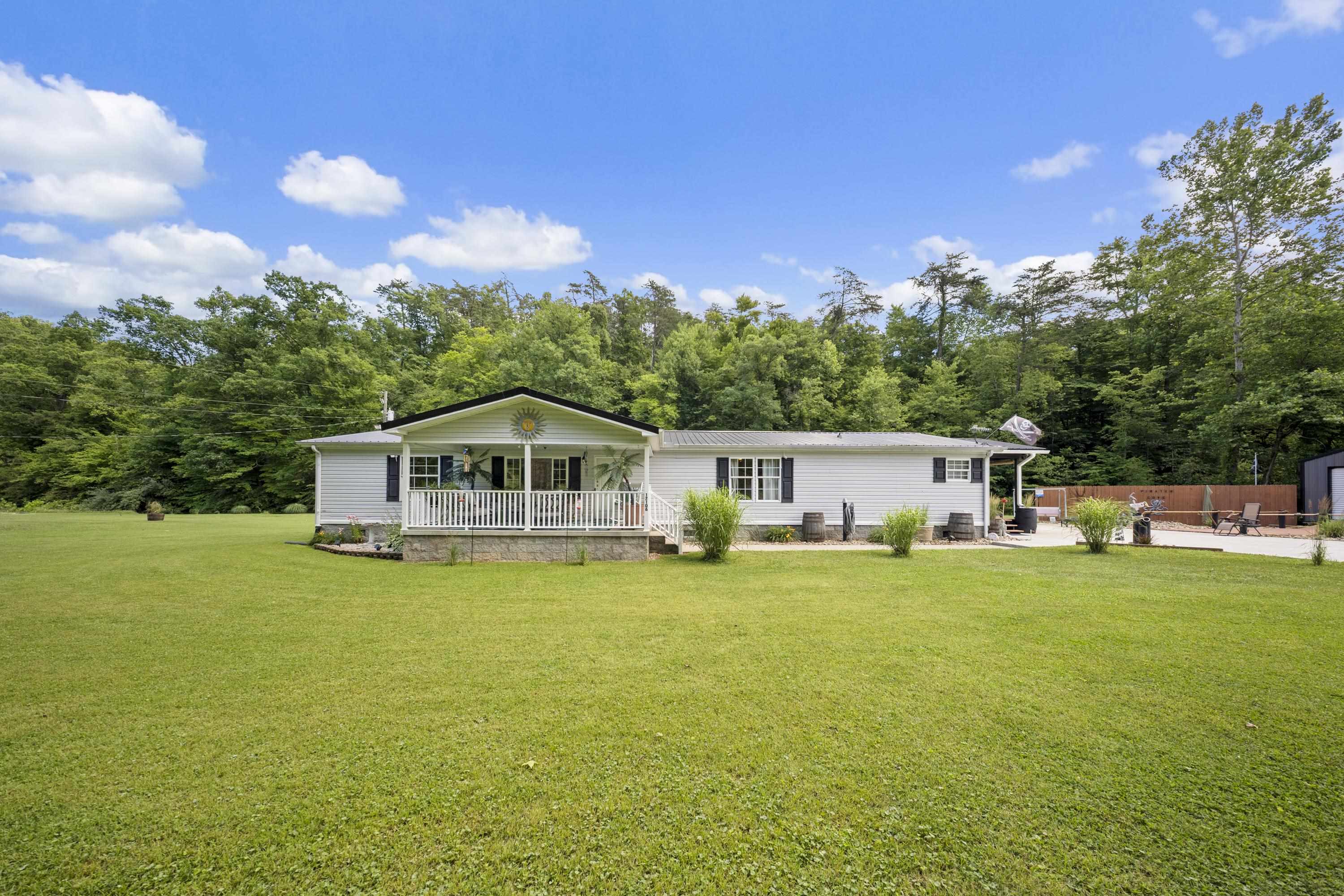 https://zimg.paragon.ice.com/ParagonImages/Property/PH/AABRKY/60816/6/0/0/3a92751653af3472c6c6331befa1ebe8/0/b56233a42792bbb1cda08ef08cc9db3d/60816-d94f1834-fad1-4fa3-b8cc-b5037167e555.JPG