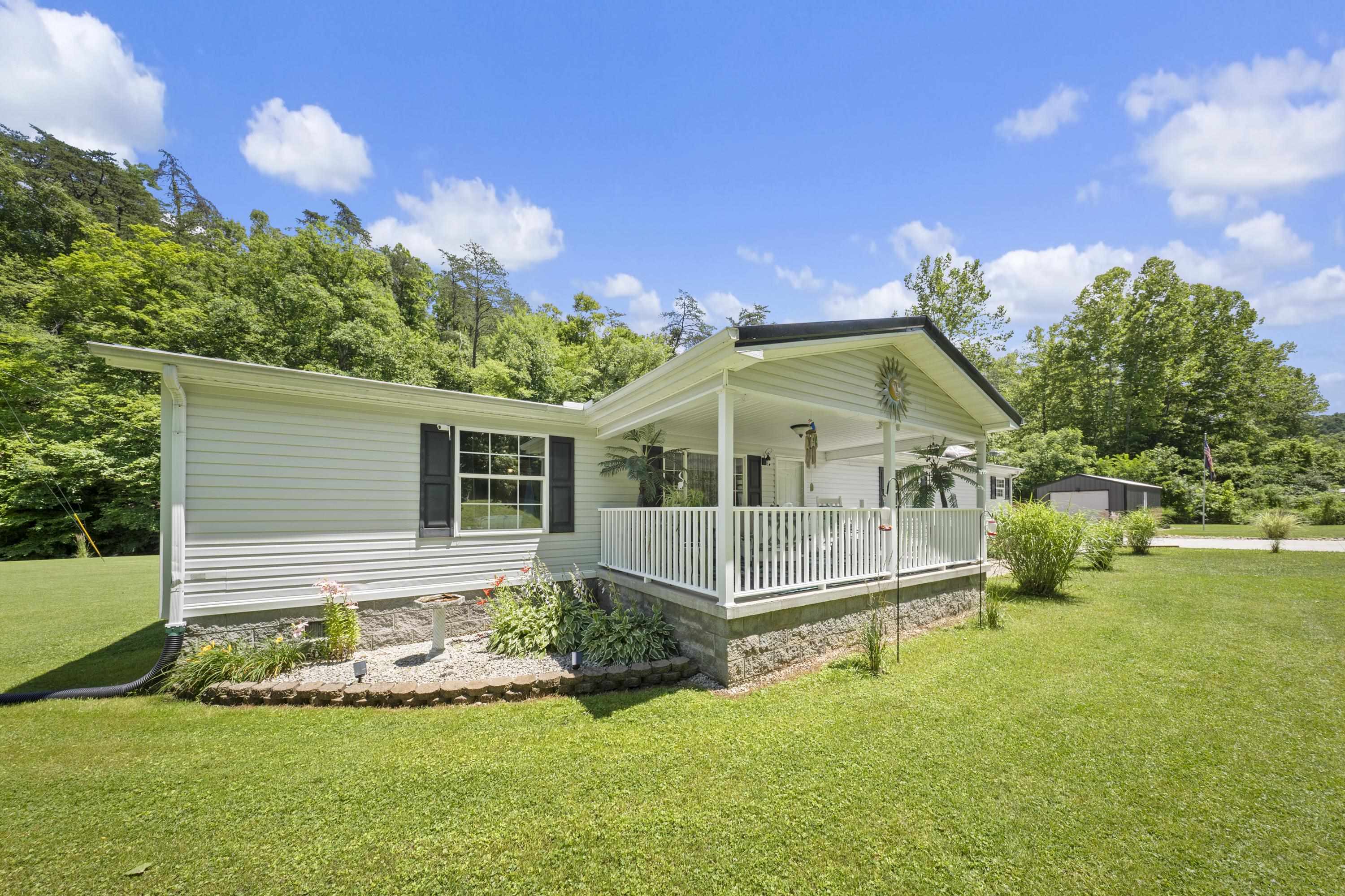 https://zimg.paragon.ice.com/ParagonImages/Property/PH/AABRKY/60816/7/0/0/14cae13b2b81ef03a3a9a73888ffdf54/0/b56233a42792bbb1cda08ef08cc9db3d/60816-9d19ceba-814d-4532-965d-1f292a868475.JPG