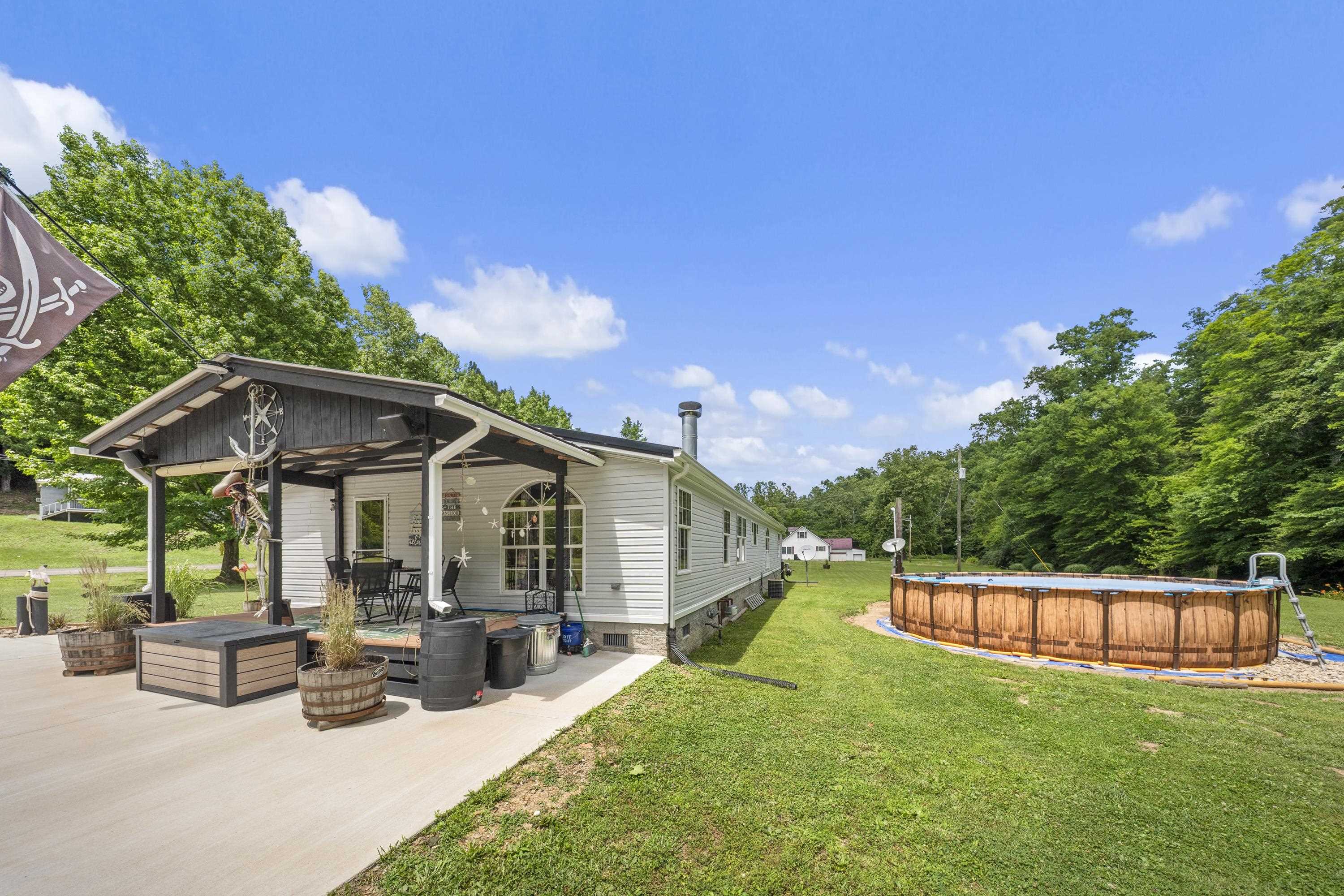 https://zimg.paragon.ice.com/ParagonImages/Property/PH/AABRKY/60816/9/0/0/66a2c4a800db2306bd97ac24b296b39c/0/b56233a42792bbb1cda08ef08cc9db3d/60816-e908153d-0071-4c13-9a66-a7b6168e871a.JPG