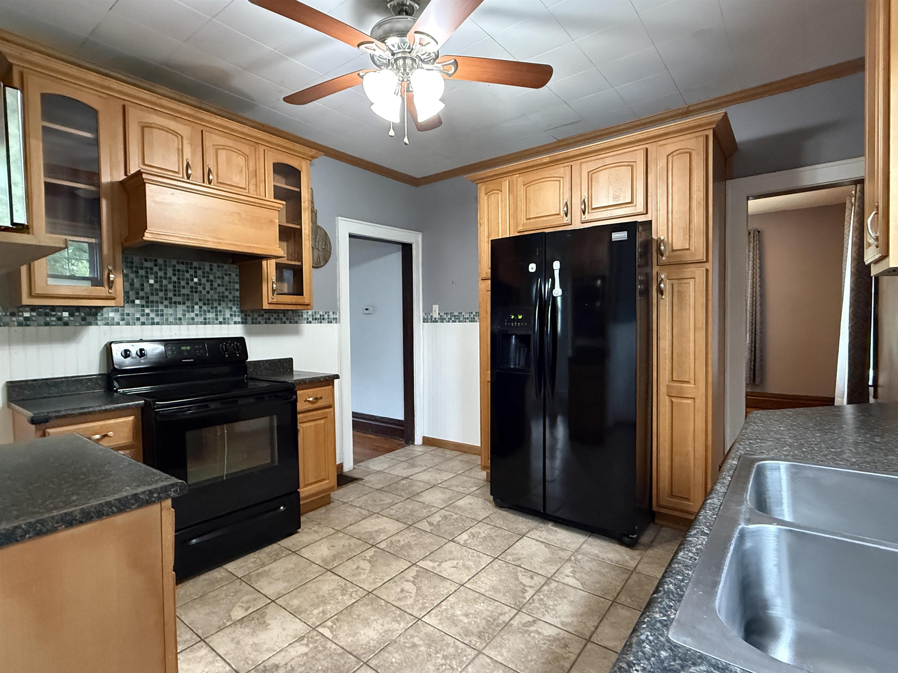https://zimg.paragon.ice.com/ParagonImages/Property/PH/AABRKY/60822/5/0/0/7d3af51c44039af3e44975768d3e2360/0/659d399f83fb2faae8042225c56c7b5a/60822-5c8fea48-b518-49b3-8d39-71fbc3e2c509.JPG
