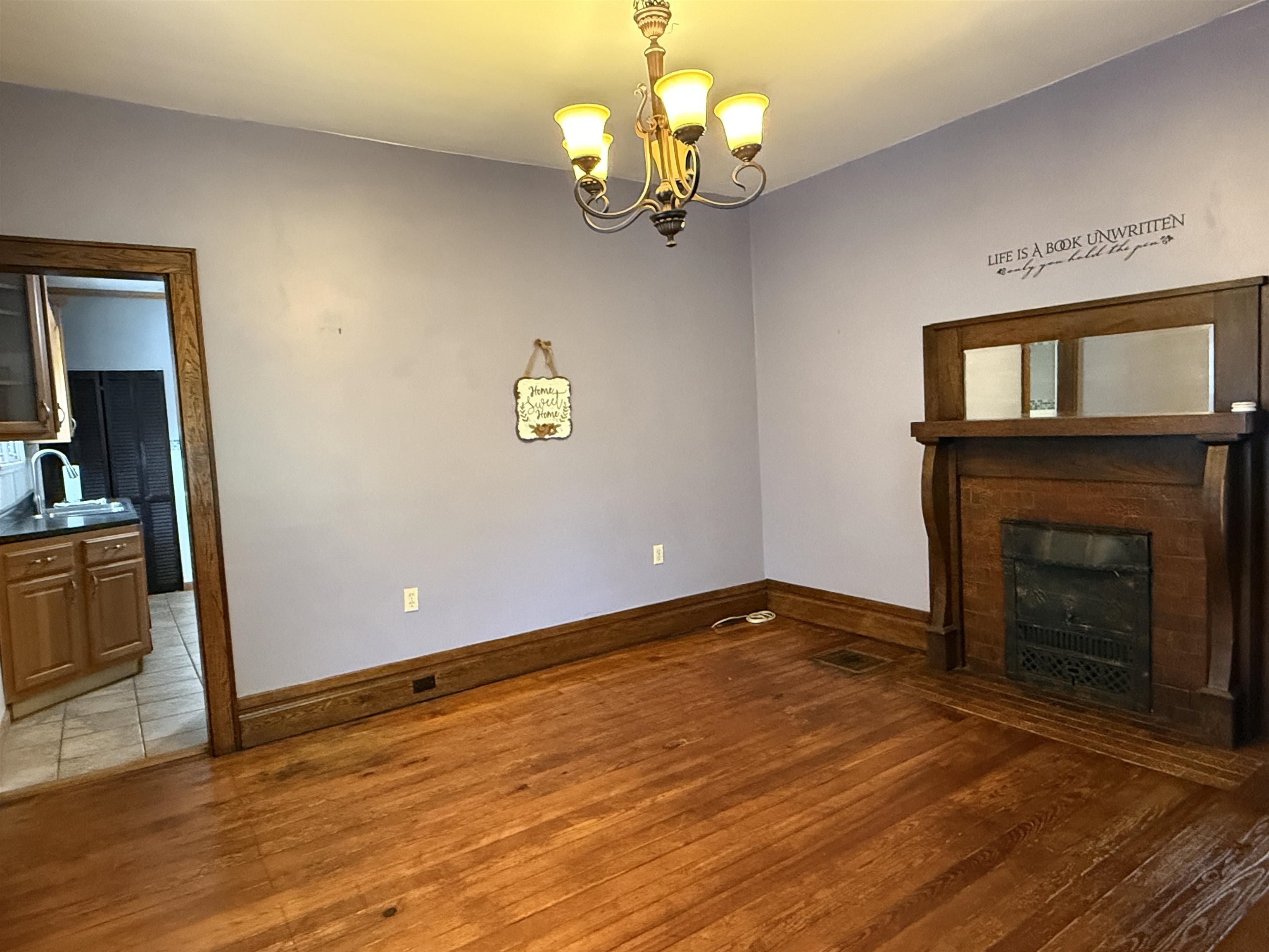 https://zimg.paragon.ice.com/ParagonImages/Property/PH/AABRKY/60822/8/0/0/46d41d63dae96701b7a6c6ac9ea61d51/0/659d399f83fb2faae8042225c56c7b5a/60822-e3db0133-7d5d-4d6d-ba5c-47d98894e000.JPG