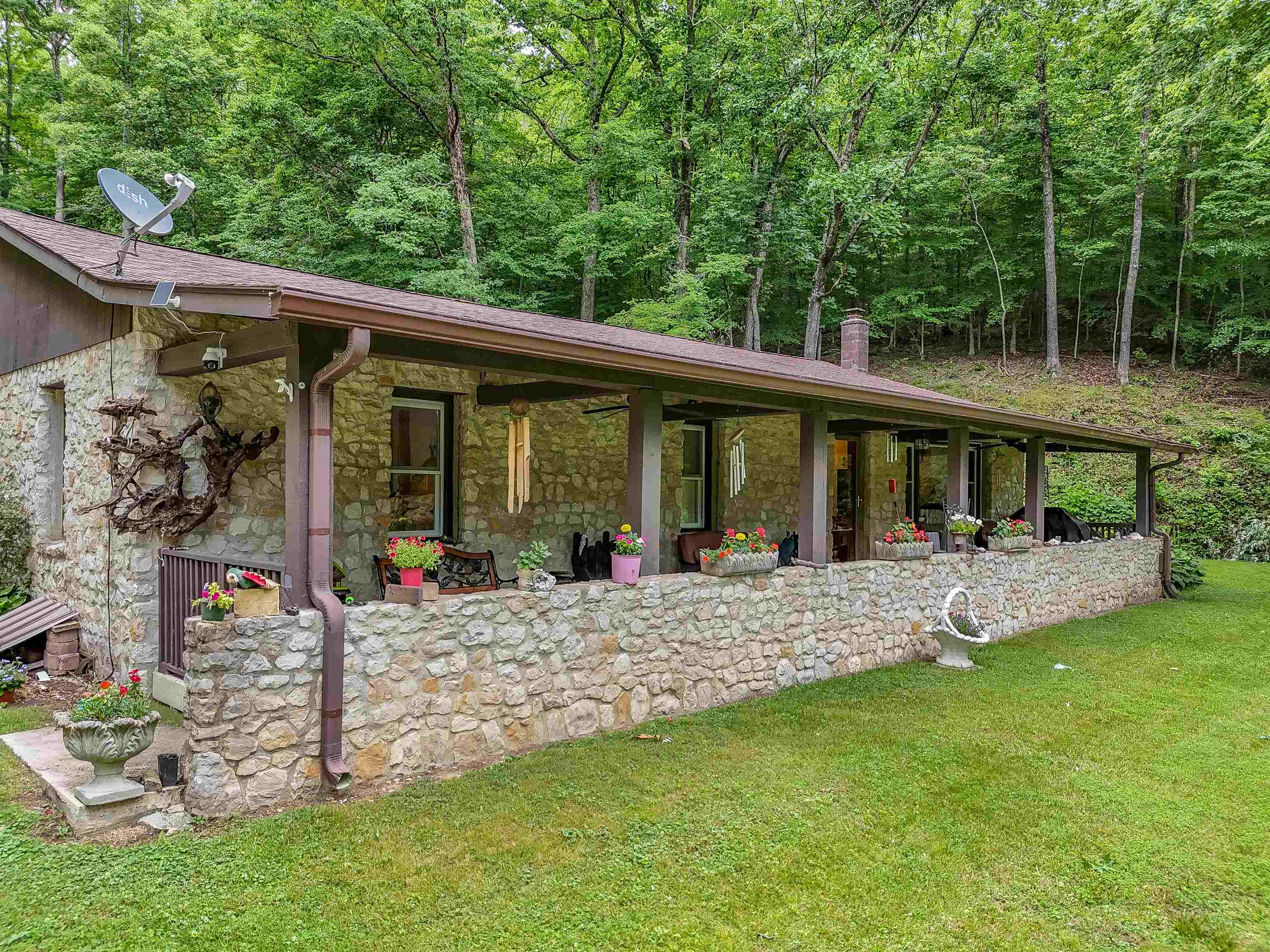 https://zimg.paragon.ice.com/ParagonImages/Property/PH/AABRKY/60823/1/0/0/0826e02f6fd5f4905048cbddb2146d48/0/69738a9ec6c3ab1c417157a10990e05c/60823-ccd61d18-ea53-4976-b78a-5769700ca11b.JPG