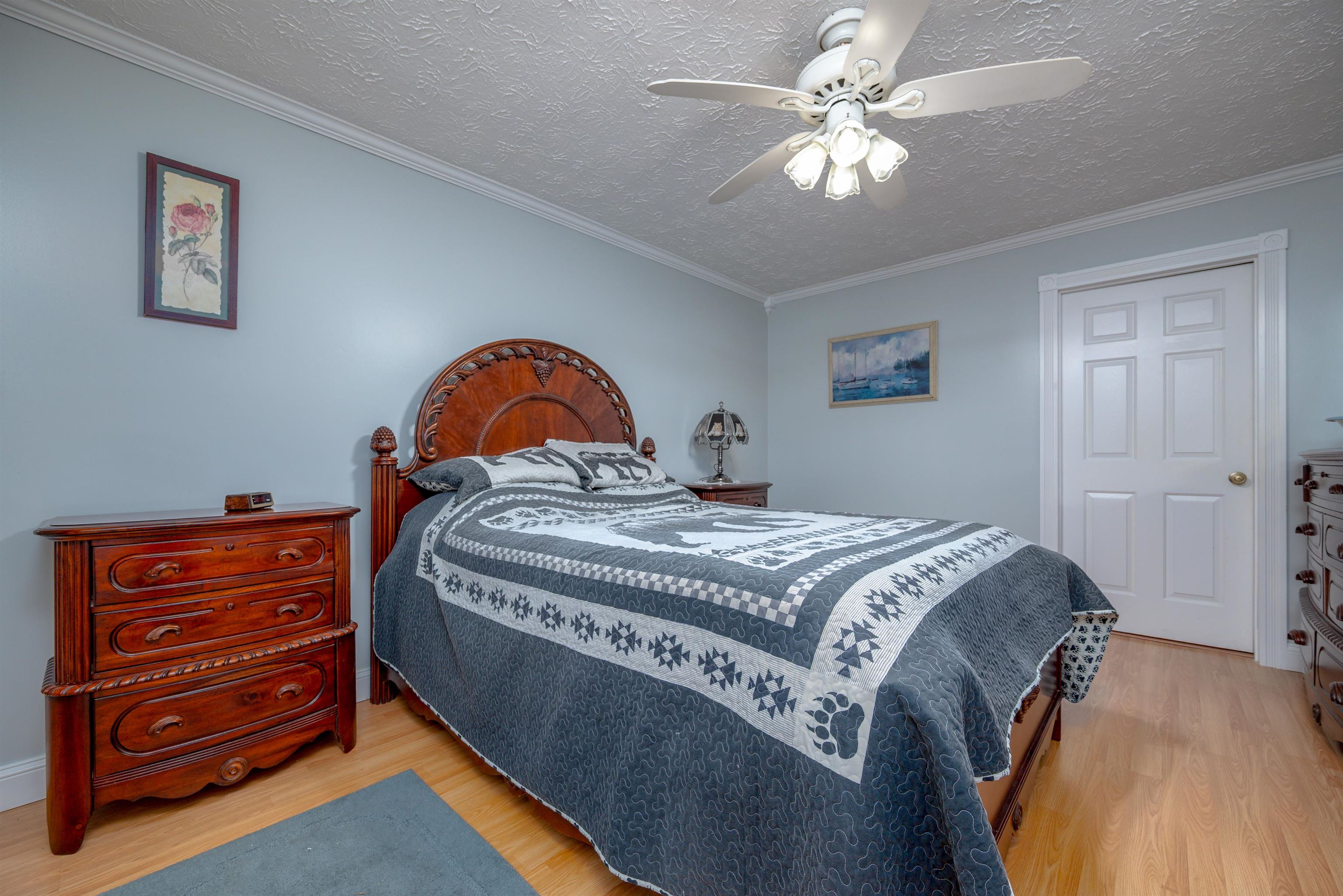 https://zimg.paragon.ice.com/ParagonImages/Property/PH/AABRKY/60823/13/0/0/882e20526f470177f85ccb4119cdf0dc/0/69738a9ec6c3ab1c417157a10990e05c/60823-e906428f-0cd6-4e58-8eb7-b147178382c6.JPG