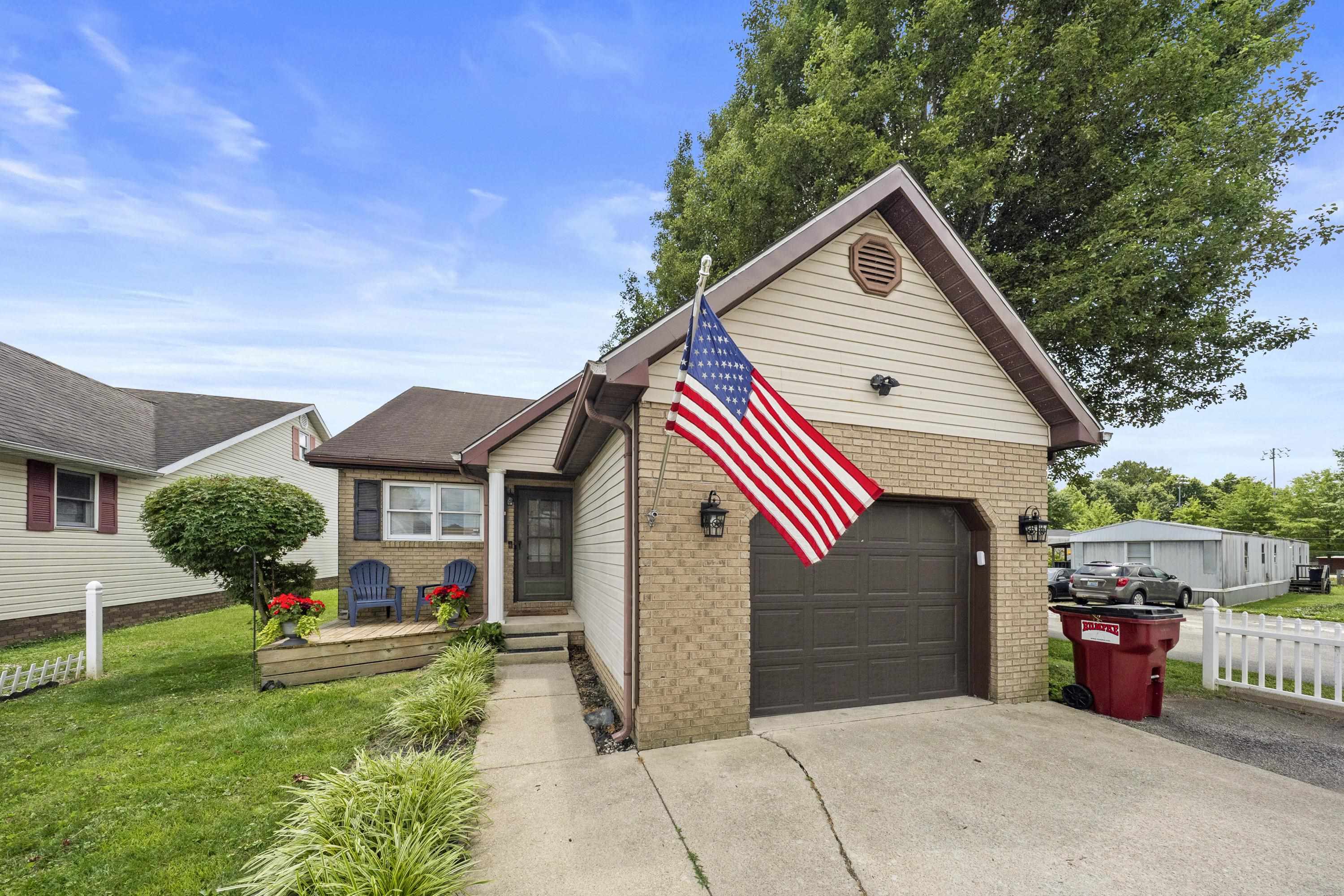 https://zimg.paragon.ice.com/ParagonImages/Property/PH/AABRKY/60828/3/0/0/18a684f7ff2dad35f4ca3656ebc64612/0/b94511fc224a4d81ec1fc47609ba5114/60828-f0a36ee3-1812-4daf-ba84-aa83c1e9198d.JPG