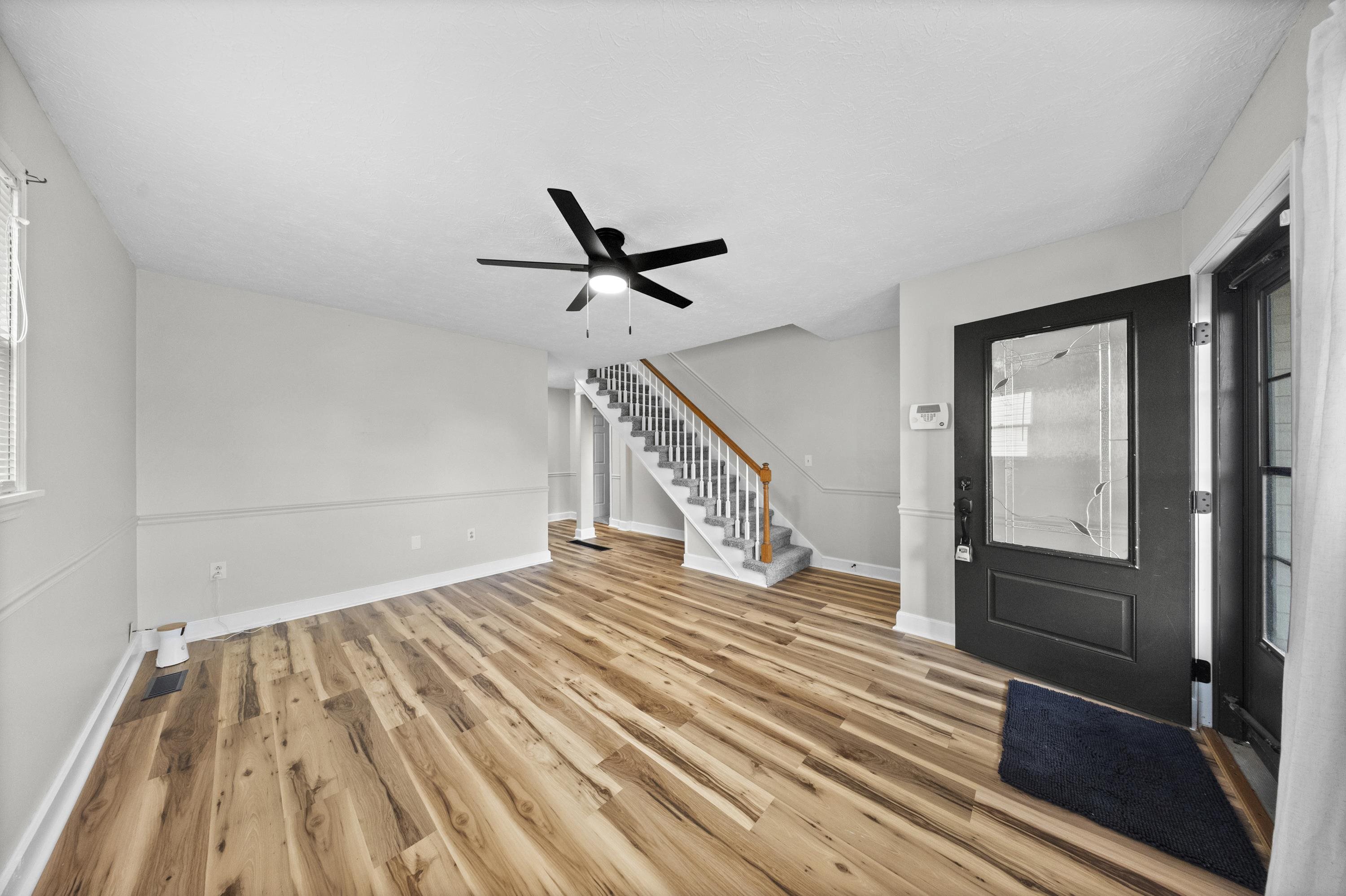 https://zimg.paragon.ice.com/ParagonImages/Property/PH/AABRKY/60828/4/0/0/297a8dcf4d33152507732a7eace5e15b/0/b94511fc224a4d81ec1fc47609ba5114/60828-5e37f95a-1888-41ed-b86c-5eed4a2d72f8.JPG