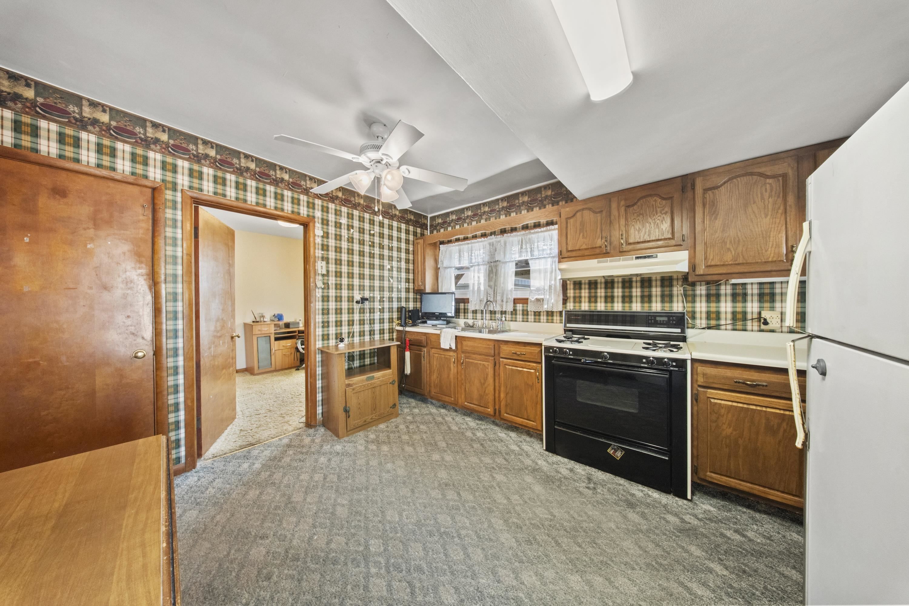 https://zimg.paragon.ice.com/ParagonImages/Property/PH/AABRKY/60829/11/0/0/6ab842c8c97f718dec1cf9559c7c34f2/0/55197f979df810c59d49266ef07fe63b/60829-5ed46d6e-28be-4e41-861e-f91718b558c3.JPG
