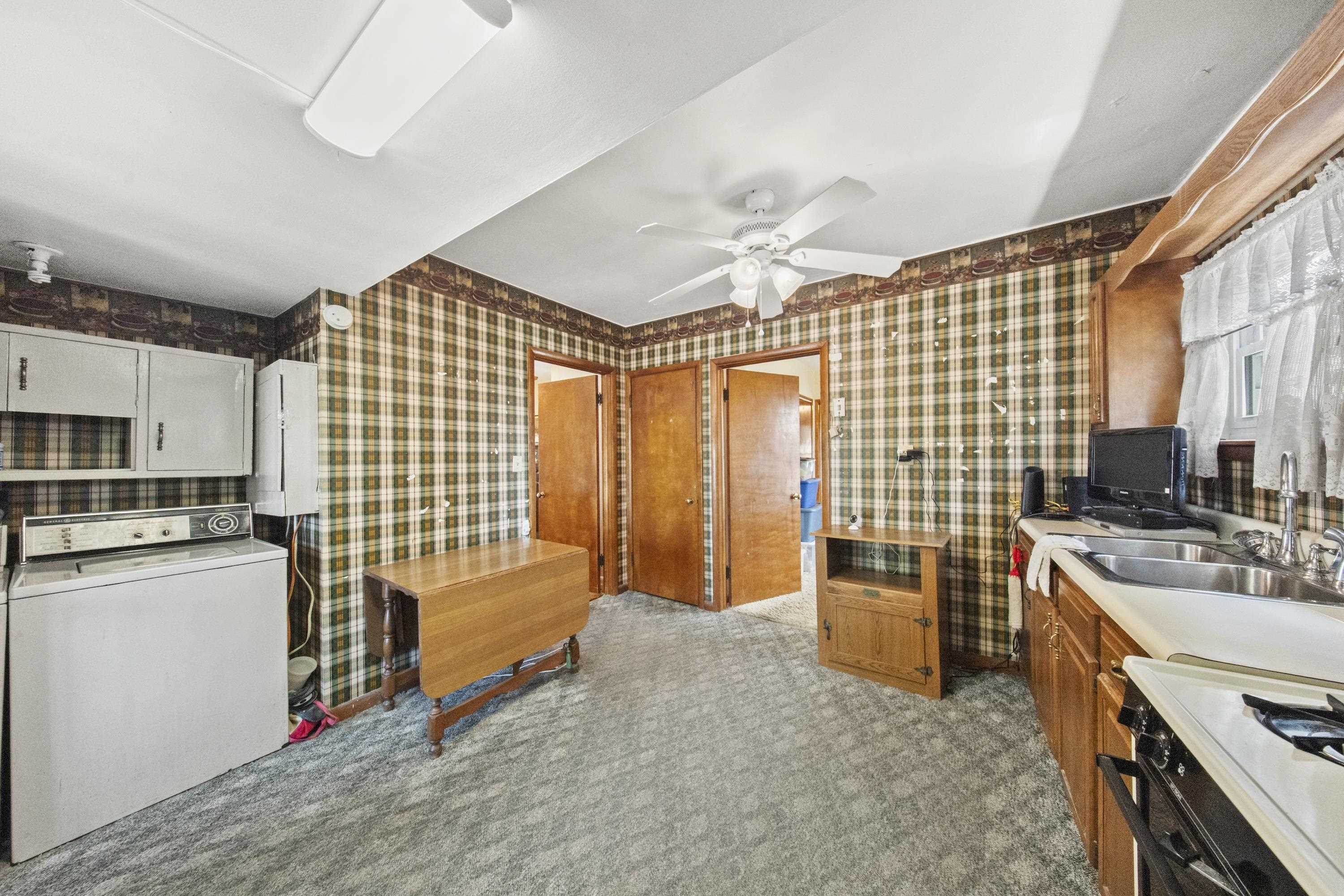 https://zimg.paragon.ice.com/ParagonImages/Property/PH/AABRKY/60829/13/0/0/a66d267c87f1d8628575585516b86329/0/55197f979df810c59d49266ef07fe63b/60829-3f509ba5-c714-4aa9-8325-4d5cd2473b65.JPG
