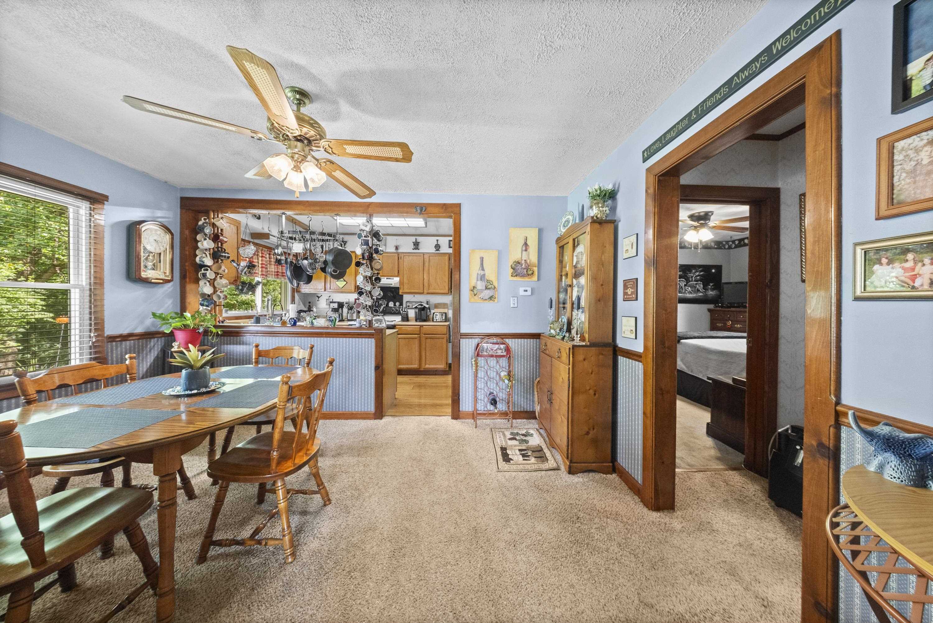 https://zimg.paragon.ice.com/ParagonImages/Property/PH/AABRKY/60830/2/0/0/673f23648de445284353c61124f922d6/0/06f7a27aecb07caadd58af9a3c5ae18b/60830-685b49f1-dce5-464c-a109-02284e8486f1.JPG