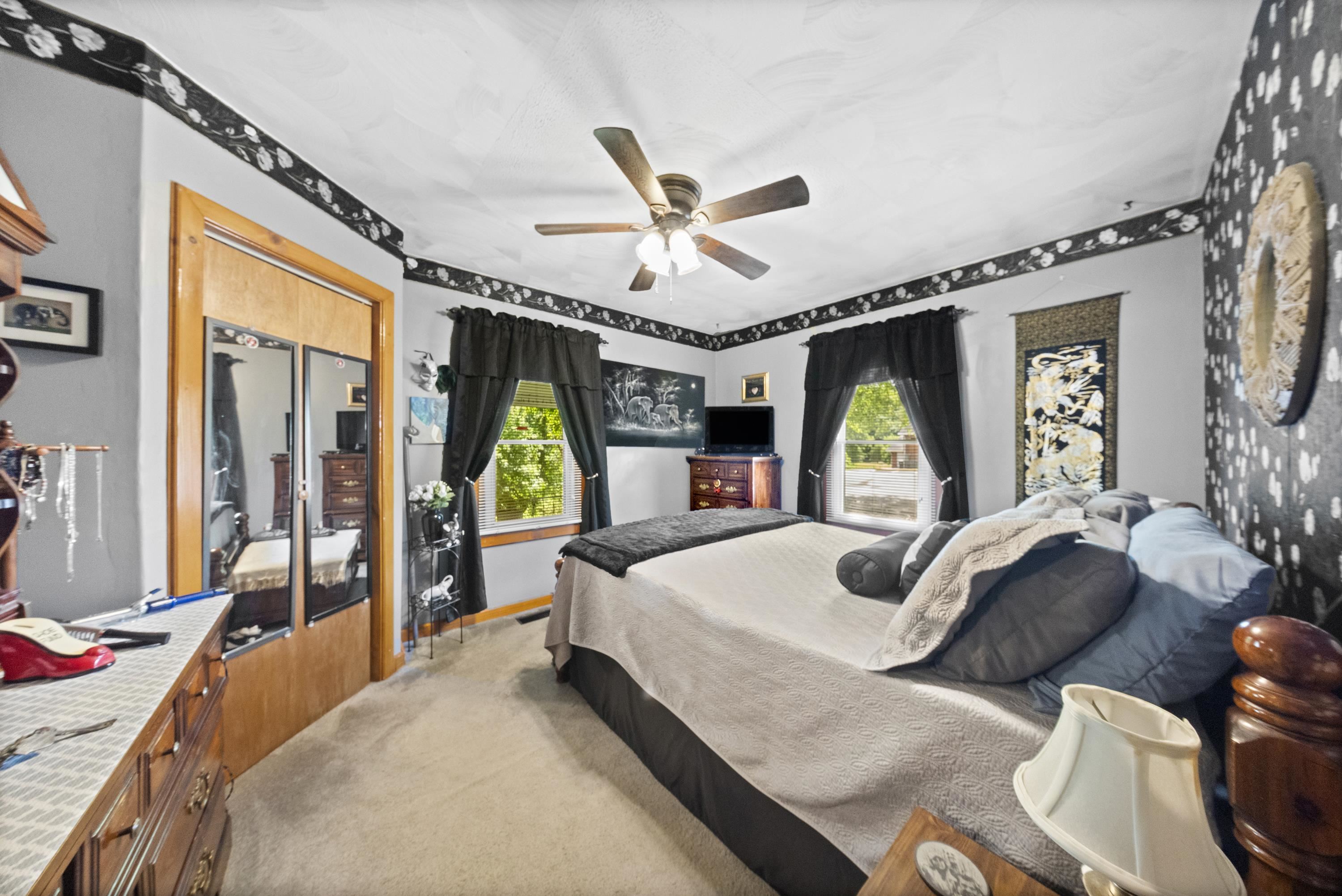https://zimg.paragon.ice.com/ParagonImages/Property/PH/AABRKY/60830/6/0/0/74eddc694f505295d22c6fd71f7f0ad1/0/06f7a27aecb07caadd58af9a3c5ae18b/60830-96aa9754-543f-4cf9-83e8-416611cd9525.JPG