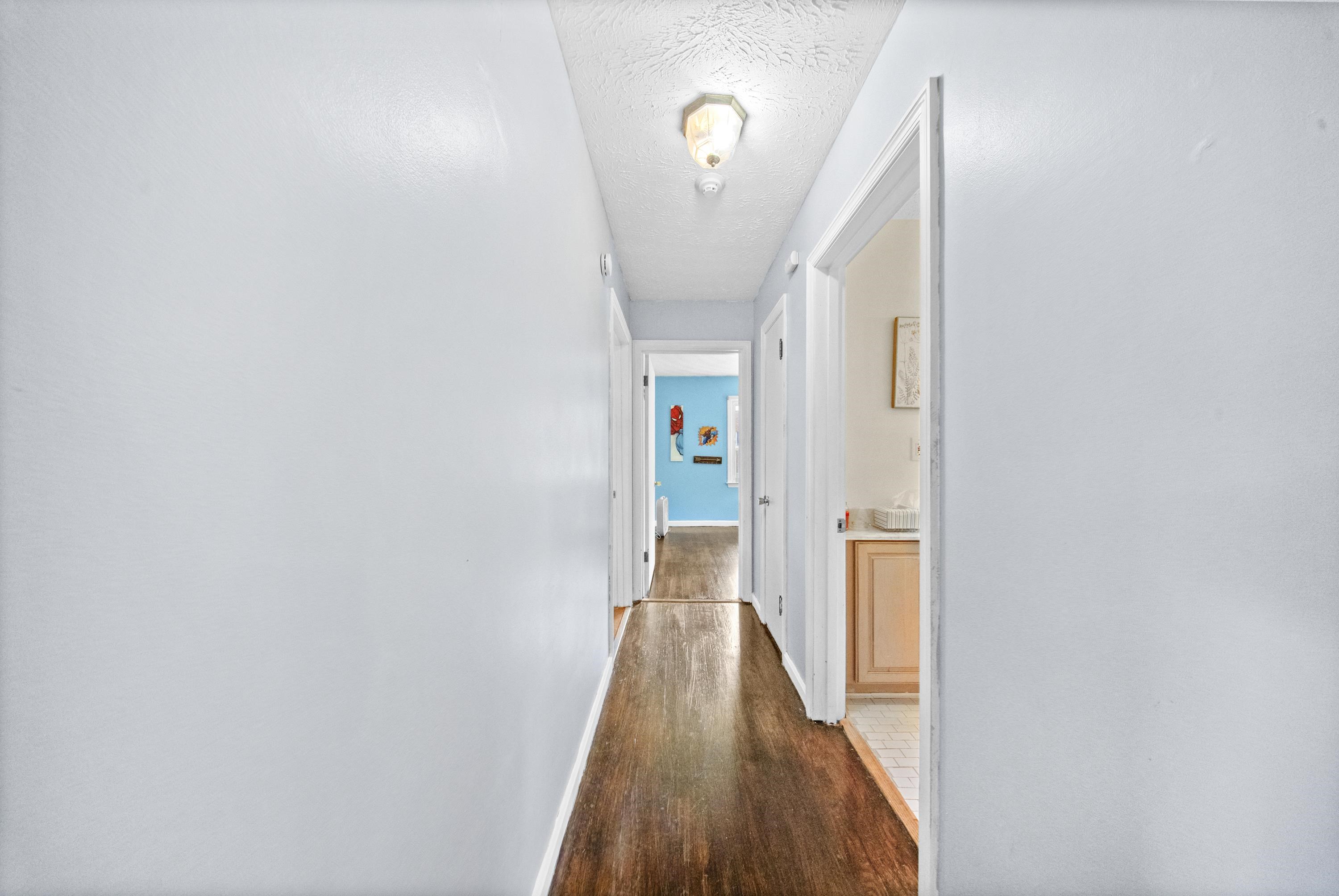 https://zimg.paragon.ice.com/ParagonImages/Property/PH/AABRKY/60831/11/0/0/cb15ddae3f7cbb64eb2d3fa8ce4b03c8/0/b89d180f6415b5c0f0800c1994df318e/60831-aa57b08d-1bda-47fb-a94a-a59c88994660.JPG