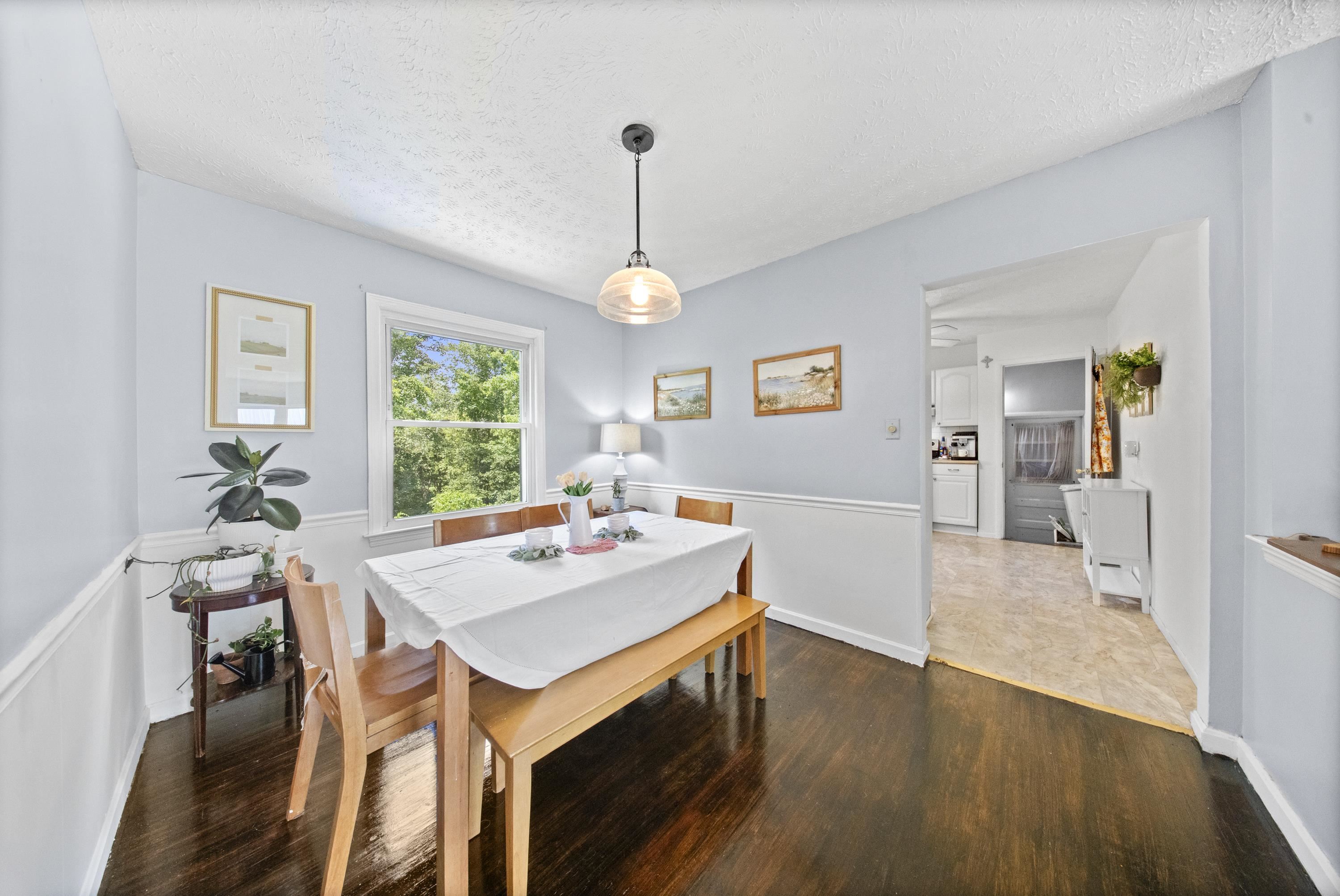 https://zimg.paragon.ice.com/ParagonImages/Property/PH/AABRKY/60831/6/0/0/acefe23ca042dcd2951aa83a97ac5536/0/b89d180f6415b5c0f0800c1994df318e/60831-f96e1e75-6fa8-4d84-81a8-40b0ece03407.JPG