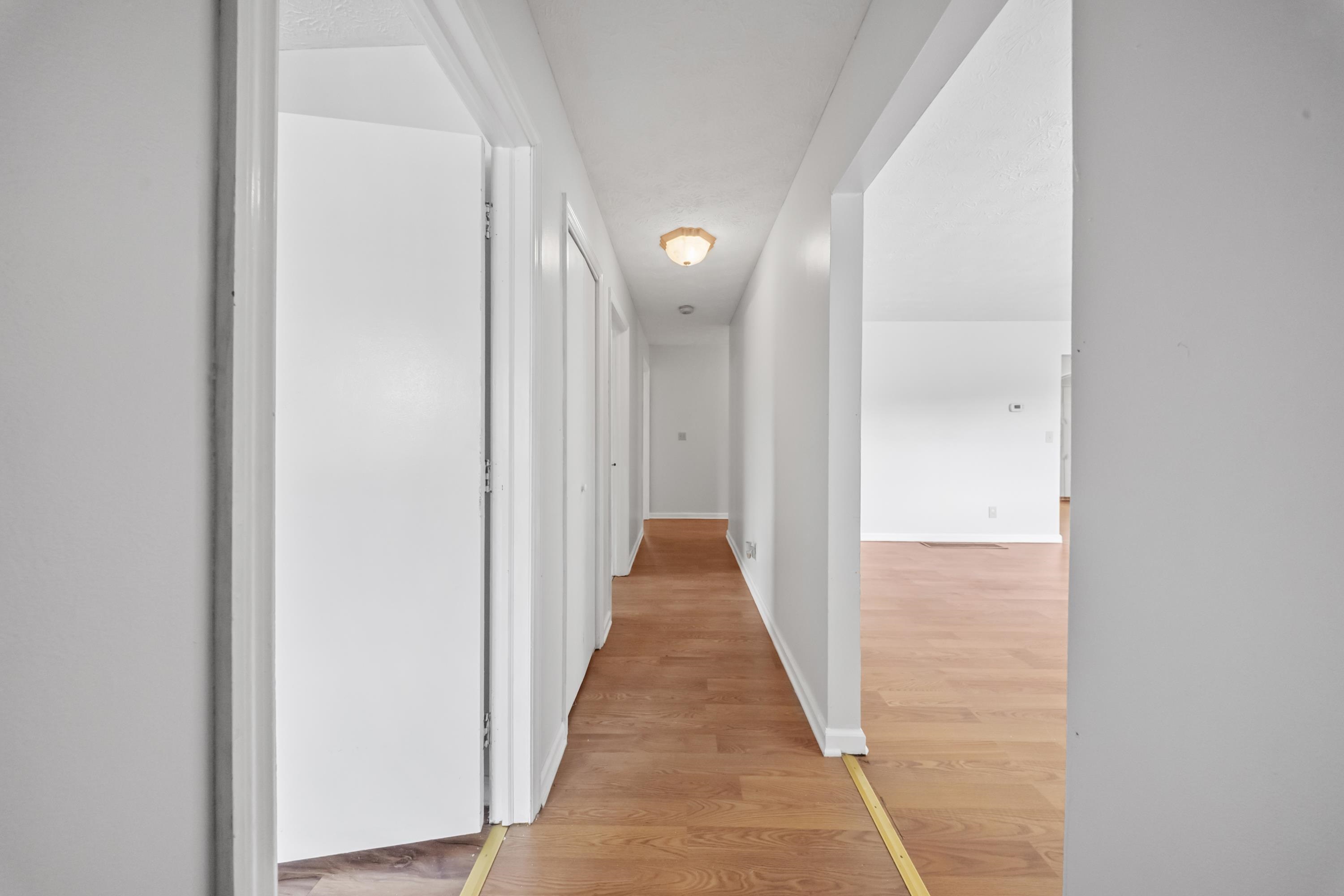 https://zimg.paragon.ice.com/ParagonImages/Property/PH/AABRKY/60838/10/0/0/7b814c59a7e40484521995ee96b960a9/0/e6c6e215dc9d7c85cb0aff2deae56d72/60838-084eae21-897e-4f79-8f64-f5293a10d5dc.JPG