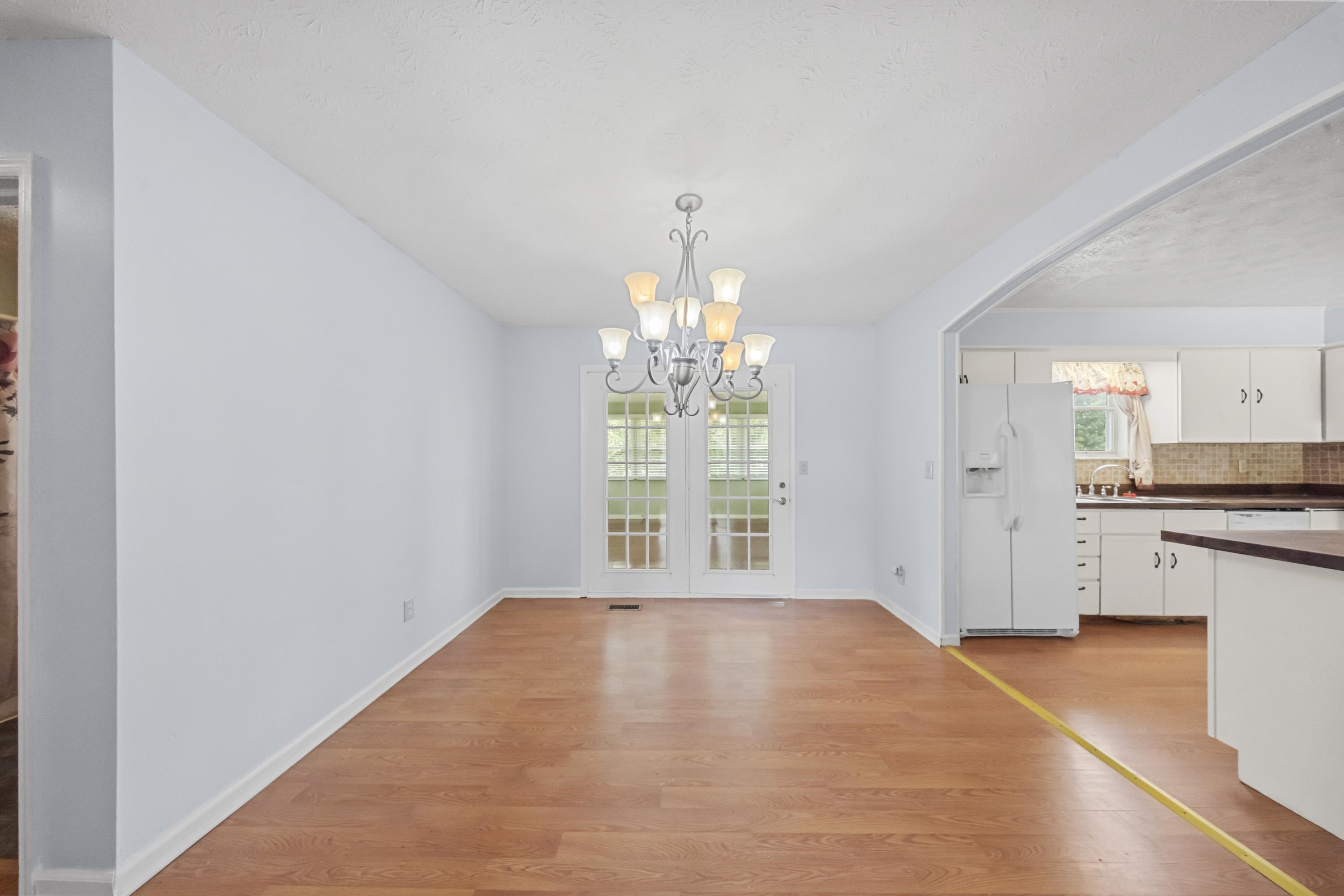 https://zimg.paragon.ice.com/ParagonImages/Property/PH/AABRKY/60838/5/0/0/e7ca005dfae4b8f28abb32aa9faa9692/0/e6c6e215dc9d7c85cb0aff2deae56d72/60838-fe5b3809-67c5-4735-8d4b-9ae3b04e76d6.JPG