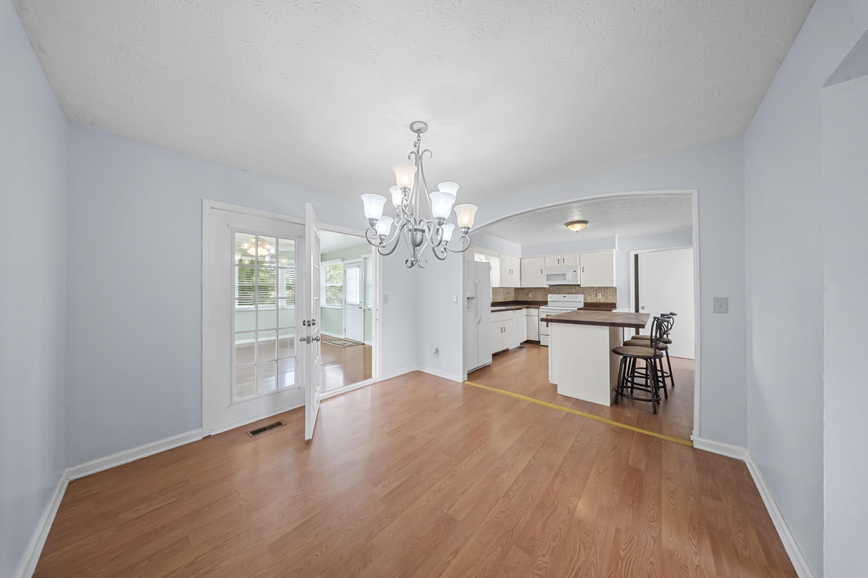 https://zimg.paragon.ice.com/ParagonImages/Property/PH/AABRKY/60838/6/0/0/0c5b236cb4c5bf18db53f0e601831a7e/0/e6c6e215dc9d7c85cb0aff2deae56d72/60838-6b4a6b1c-12af-4331-89ef-9f847093964b.JPG