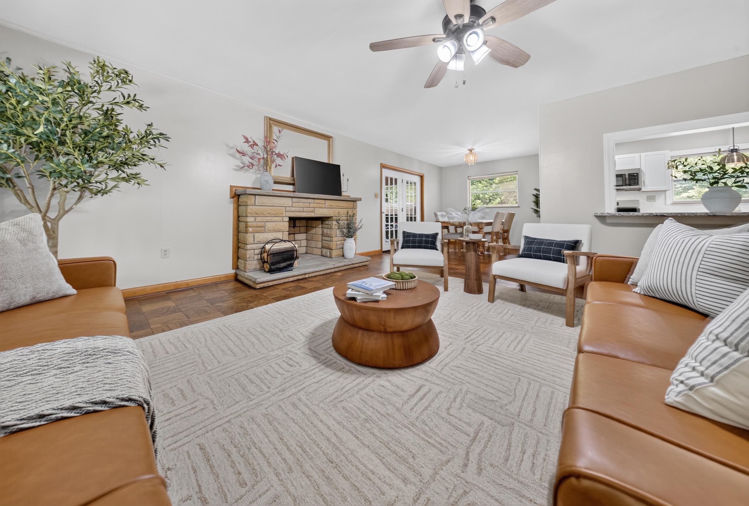 https://zimg.paragon.ice.com/ParagonImages/Property/PH/AABRKY/60842/11/0/0/af71c5bbac2229e46677e67668557cc9/0/b34c7f0e097c880eabdbe613fc6da5cc/60842-898c06b9-d58c-4eef-8060-9c2b5583b689.JPG