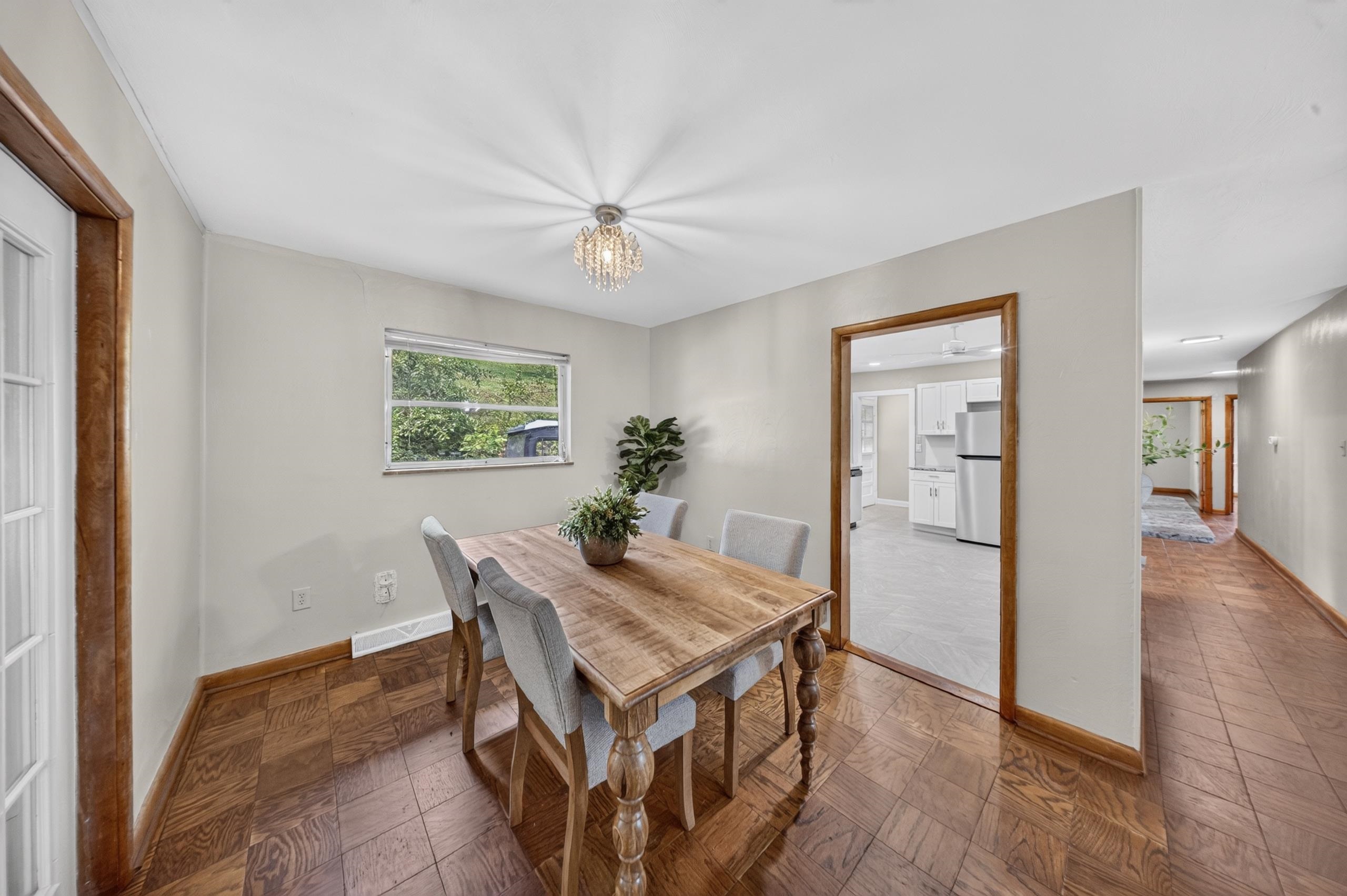 https://zimg.paragon.ice.com/ParagonImages/Property/PH/AABRKY/60842/12/0/0/9612535f11773484ada6ce12d4b5e2c6/0/b34c7f0e097c880eabdbe613fc6da5cc/60842-5bcd7731-20fa-4105-a8ca-d5d4e6484692.JPG