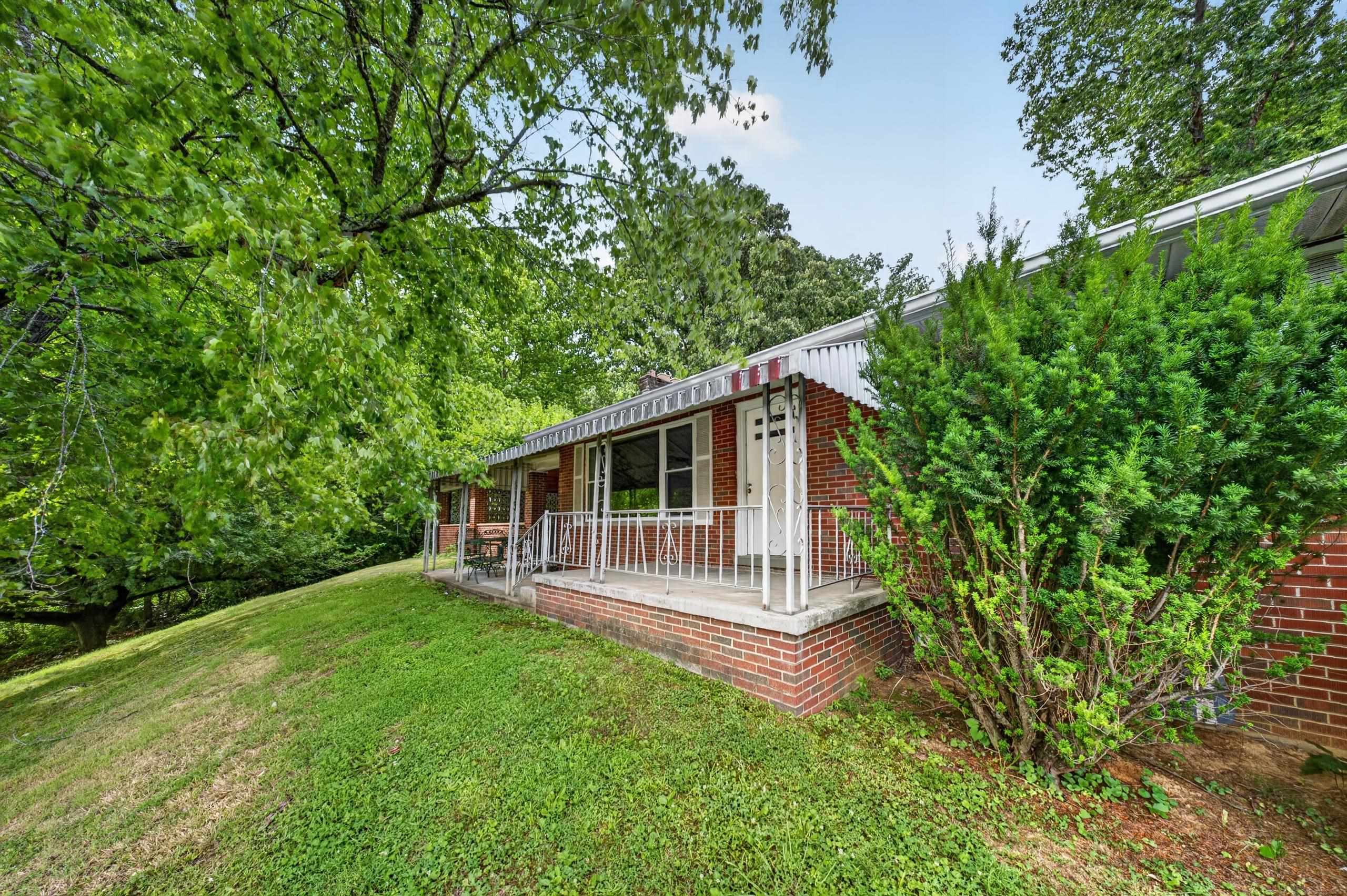 https://zimg.paragon.ice.com/ParagonImages/Property/PH/AABRKY/60842/3/0/0/ce5f68f08ea7d4d98c68a8899dcb4893/0/b34c7f0e097c880eabdbe613fc6da5cc/60842-1e95b8ea-8362-4db3-87d7-9608b2ca49d7.JPG