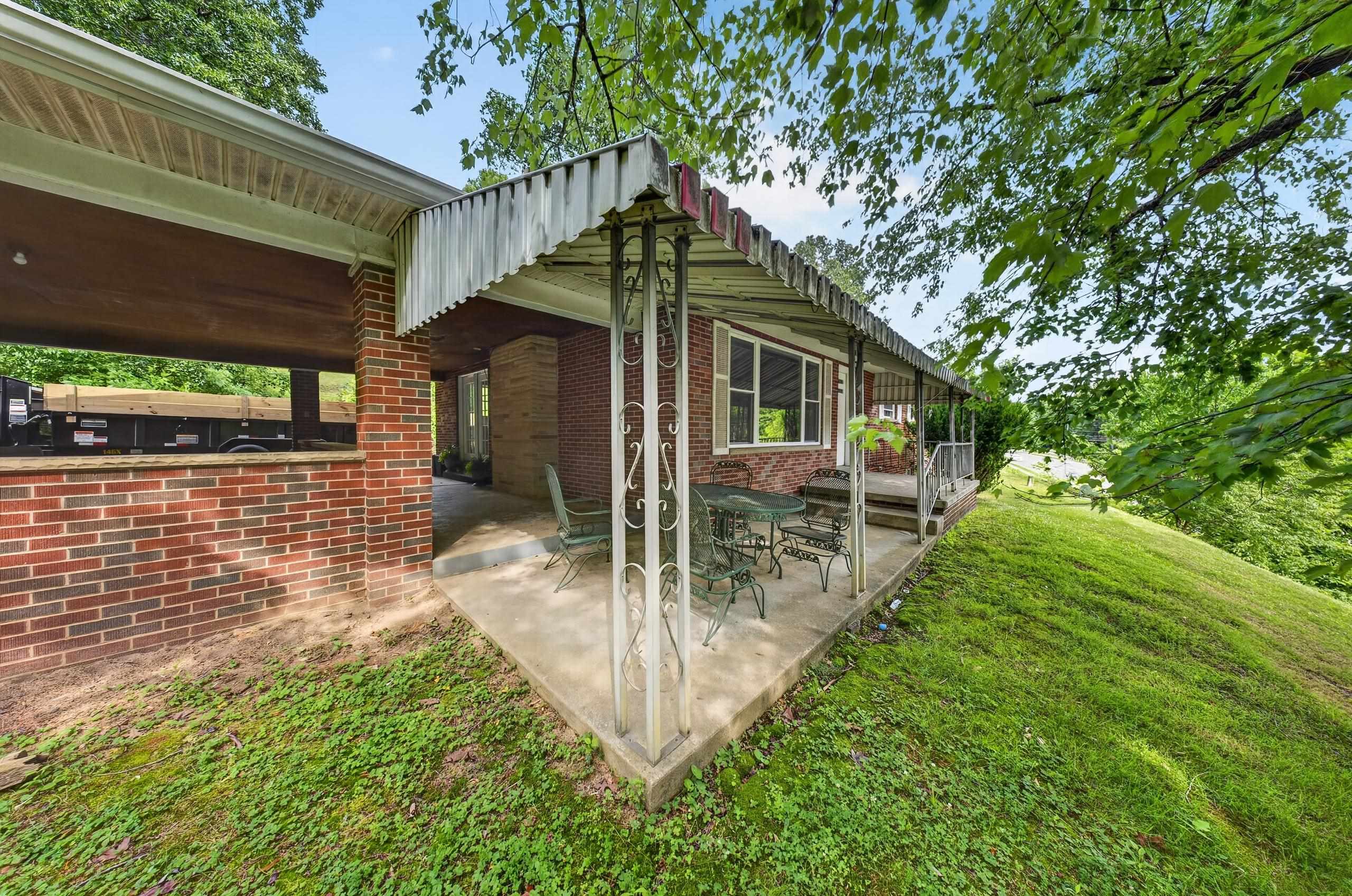 https://zimg.paragon.ice.com/ParagonImages/Property/PH/AABRKY/60842/4/0/0/6b53b3f8fefb0c20a639ab5492c3a446/0/b34c7f0e097c880eabdbe613fc6da5cc/60842-57913c62-94ba-41a9-89ce-02b2c40cfce0.JPG