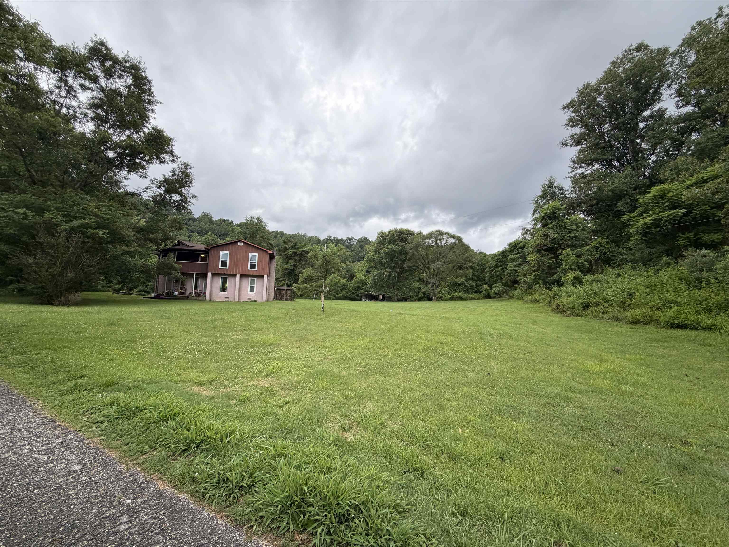 https://zimg.paragon.ice.com/ParagonImages/Property/PH/AABRKY/60847/1/0/0/2187e6a33df65f2e6487954015ddd184/0/d26ddfab71023b5f8db032cb5d178956/60847-1811cc0f-7bce-418e-8830-1e7a8a6e07c3.JPG