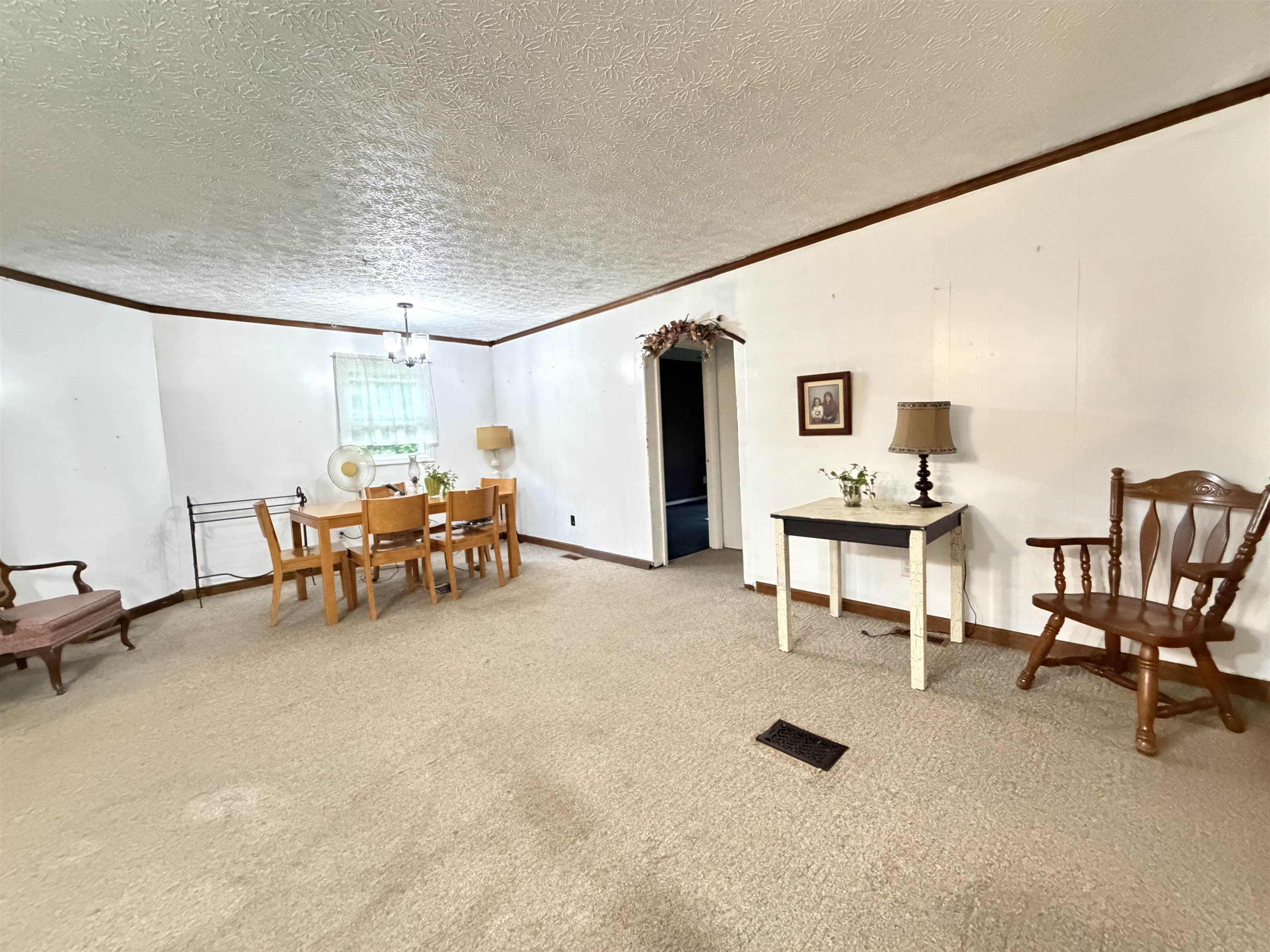 https://zimg.paragon.ice.com/ParagonImages/Property/PH/AABRKY/60847/10/0/0/c868c3bad8f83f8e725220e09dfce677/0/d26ddfab71023b5f8db032cb5d178956/60847-9b3228cf-1a55-43c5-a458-e2a3e0f8416c.JPG