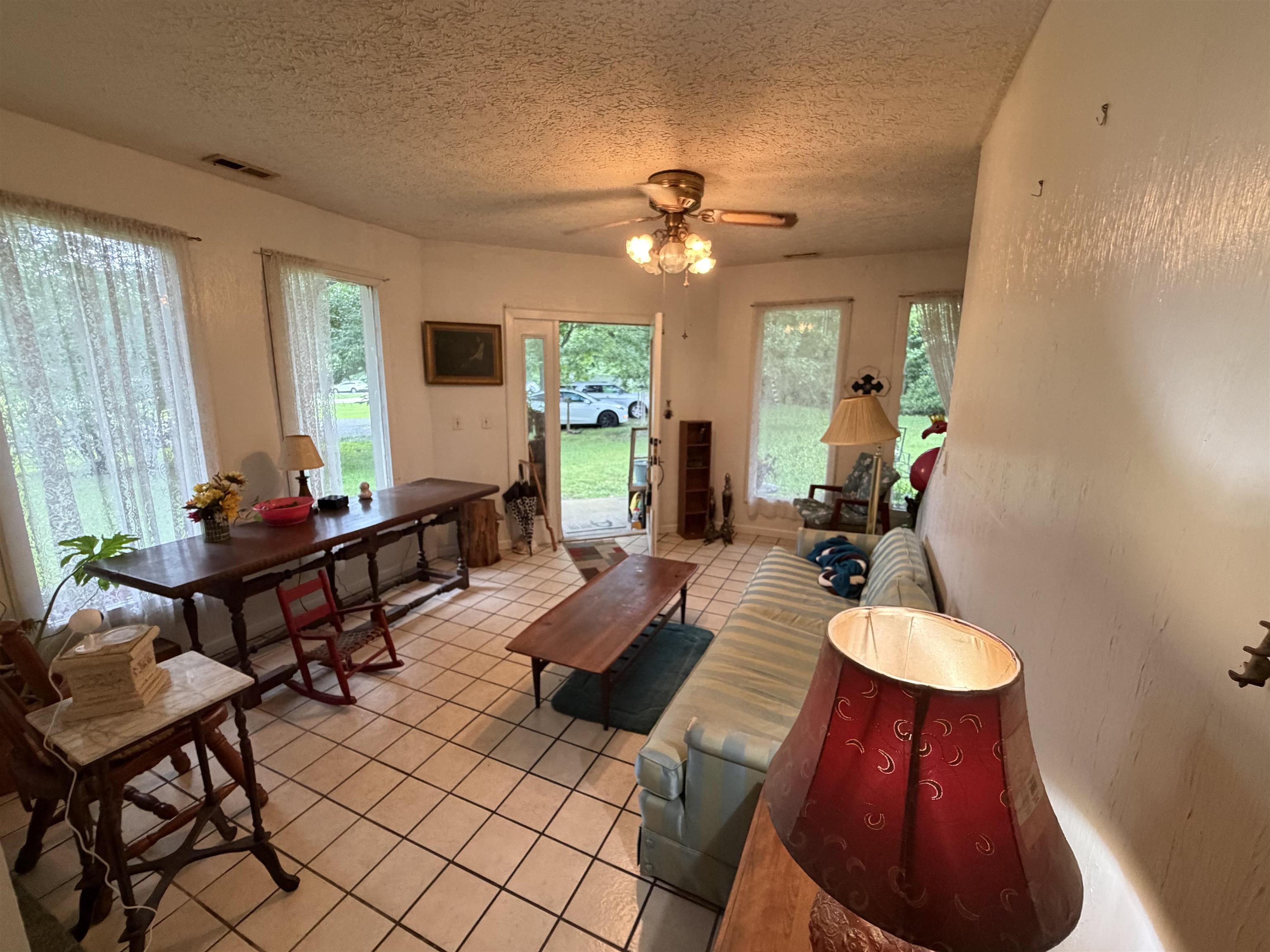 https://zimg.paragon.ice.com/ParagonImages/Property/PH/AABRKY/60847/8/0/0/a176a7402064756b93ee8670da3cebe4/0/d26ddfab71023b5f8db032cb5d178956/60847-dea4c0b0-4dd9-4cda-84f8-050ae97871d9.JPG