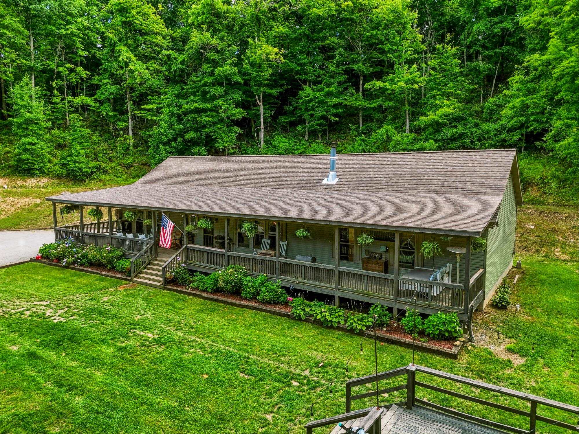 https://zimg.paragon.ice.com/ParagonImages/Property/PH/AABRKY/60848/3/0/0/c1d2fdc8f9e0753d859d4b4492b082f1/0/75312ed6c6b851bc720a61d4d6698d99/60848-693b79a8-f161-40c6-b395-424e220c710e.JPG