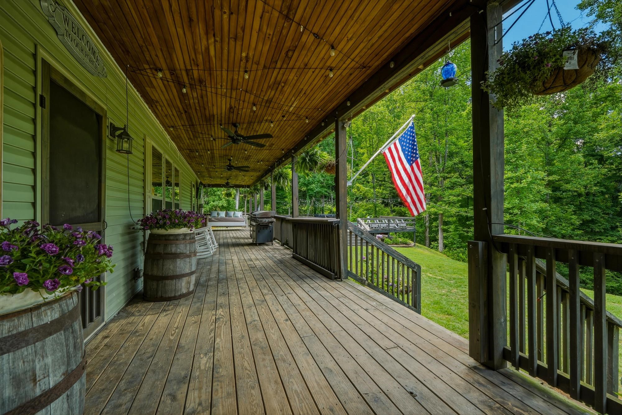 https://zimg.paragon.ice.com/ParagonImages/Property/PH/AABRKY/60848/5/0/0/049bd5e170f38bdce5707b3df19b3b46/0/75312ed6c6b851bc720a61d4d6698d99/60848-7875233e-b351-4642-bc15-984413473ef3.JPG