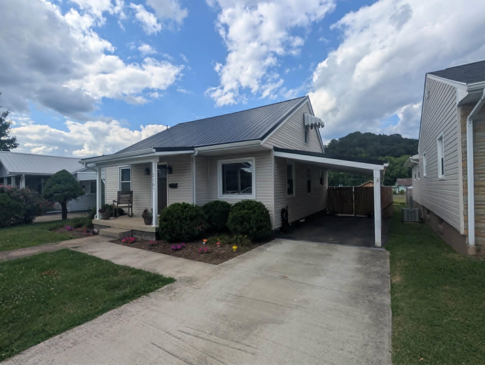 https://zimg.paragon.ice.com/ParagonImages/Property/PH/AABRKY/60849/1/0/0/3382f2715e77046cca62e4da8cef5da9/0/9edbe7158b6b2185be4a8edb3caca427/60849-57ffac93-6ad6-4fca-9629-ee41c00f79d0.JPG