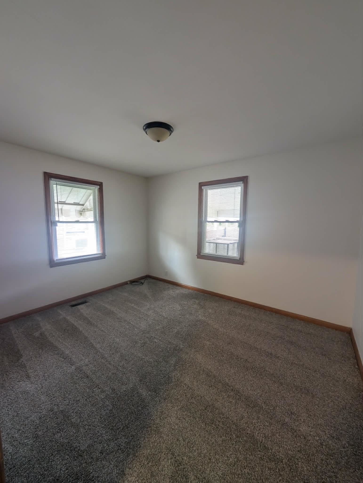 https://zimg.paragon.ice.com/ParagonImages/Property/PH/AABRKY/60849/10/0/0/f04a0aca847f0cbe94ce8627f3a0afd2/0/9edbe7158b6b2185be4a8edb3caca427/60849-97f7dc4b-f957-4b21-92d2-00231af3ccca.JPG